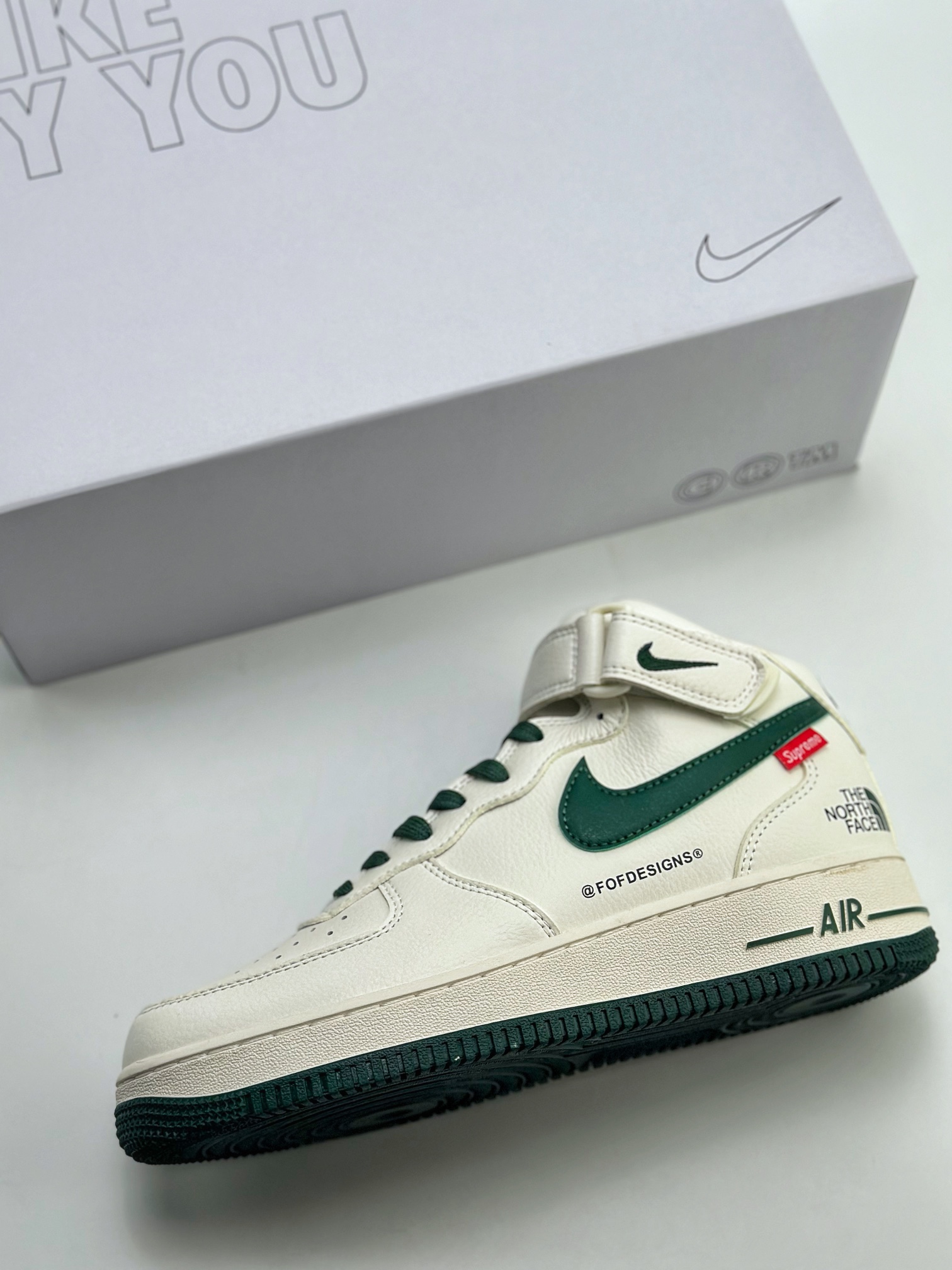 Nike Air Force 1 Low 07 x Supreme x Off White three-party joint white and green