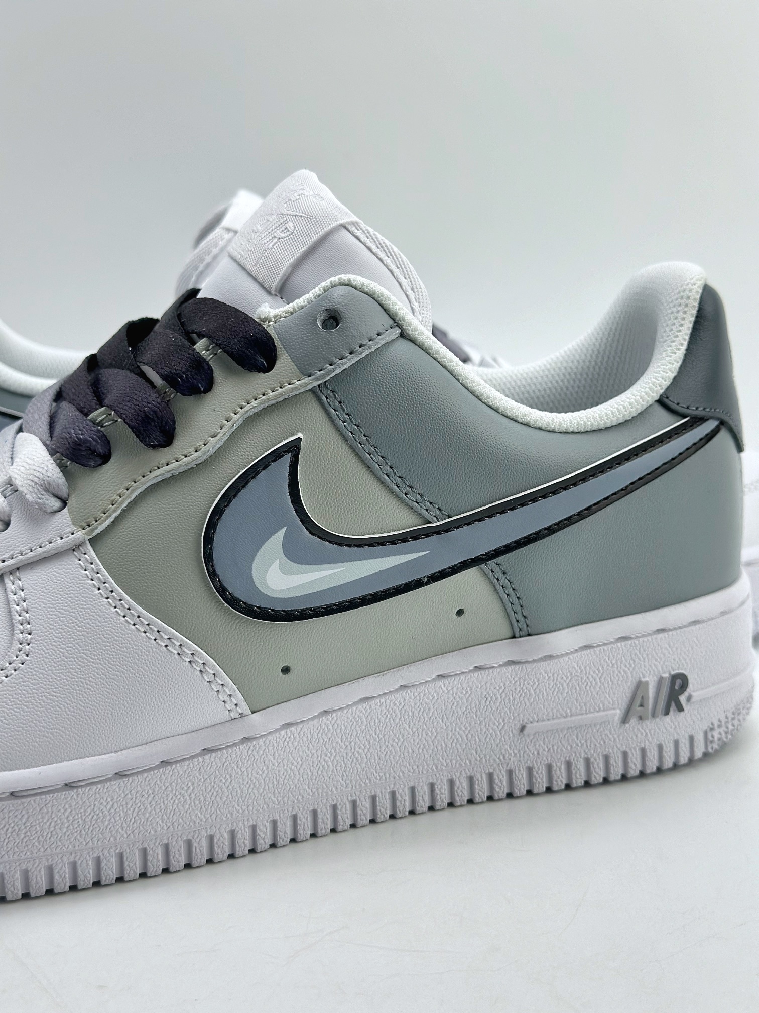 240 Nike Air Force 1 Low 07 极简手绘