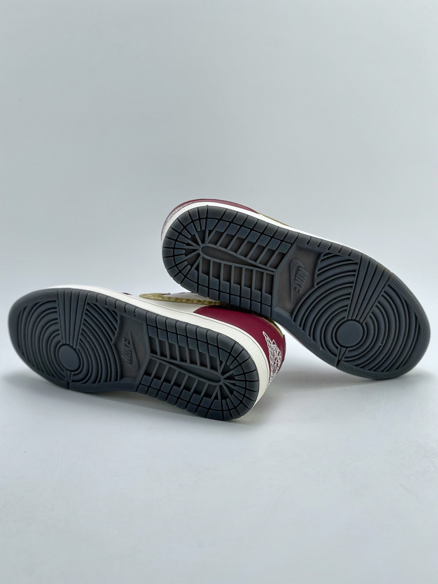 220 Air Jordan 1 Low SE "Year of the Dragon" 龙年限定白金红 FJ5735-100