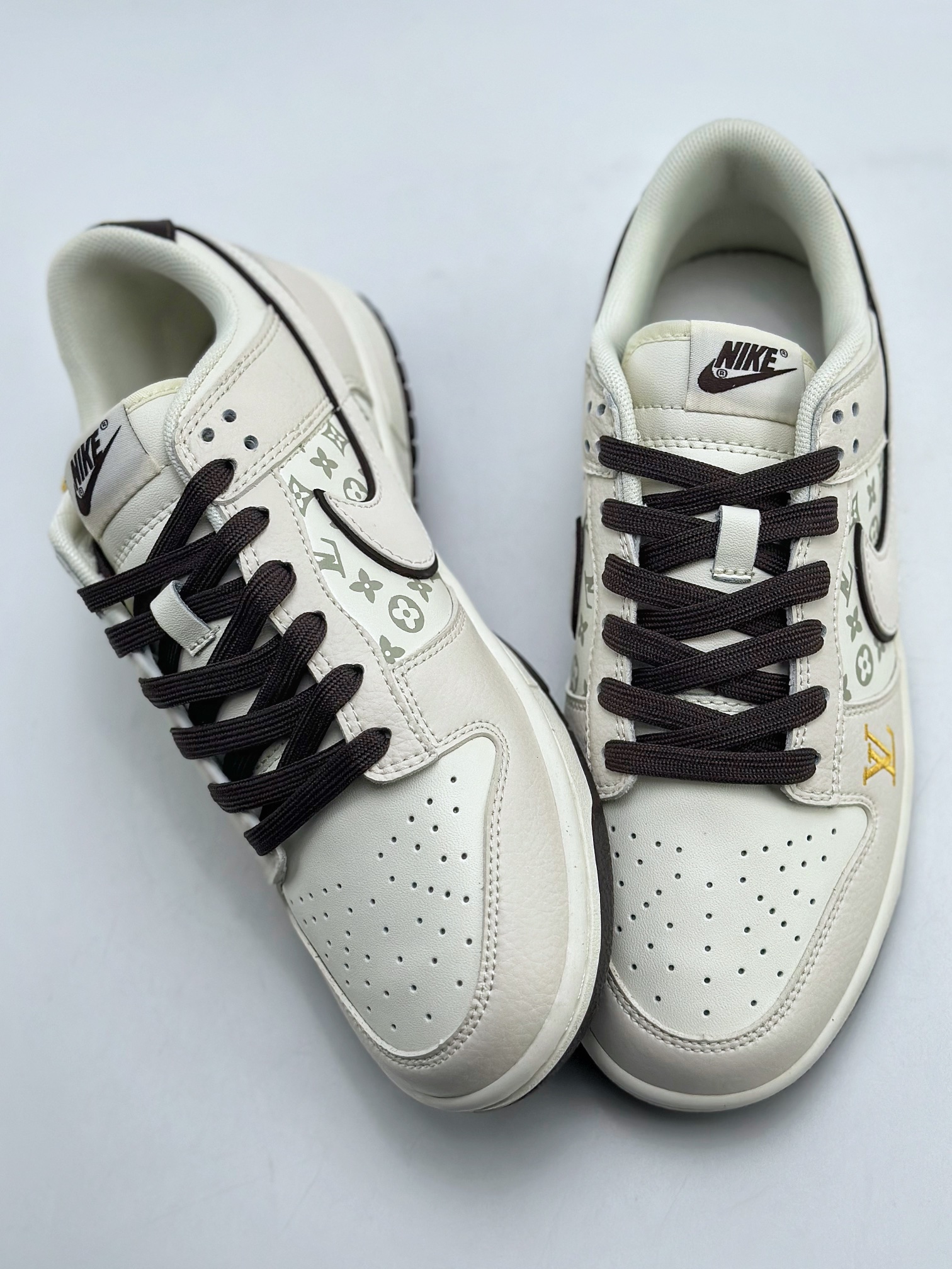 280 Nike SB Dunk Low x Louis Vuitton LV高端定制白棕 FC1688-129