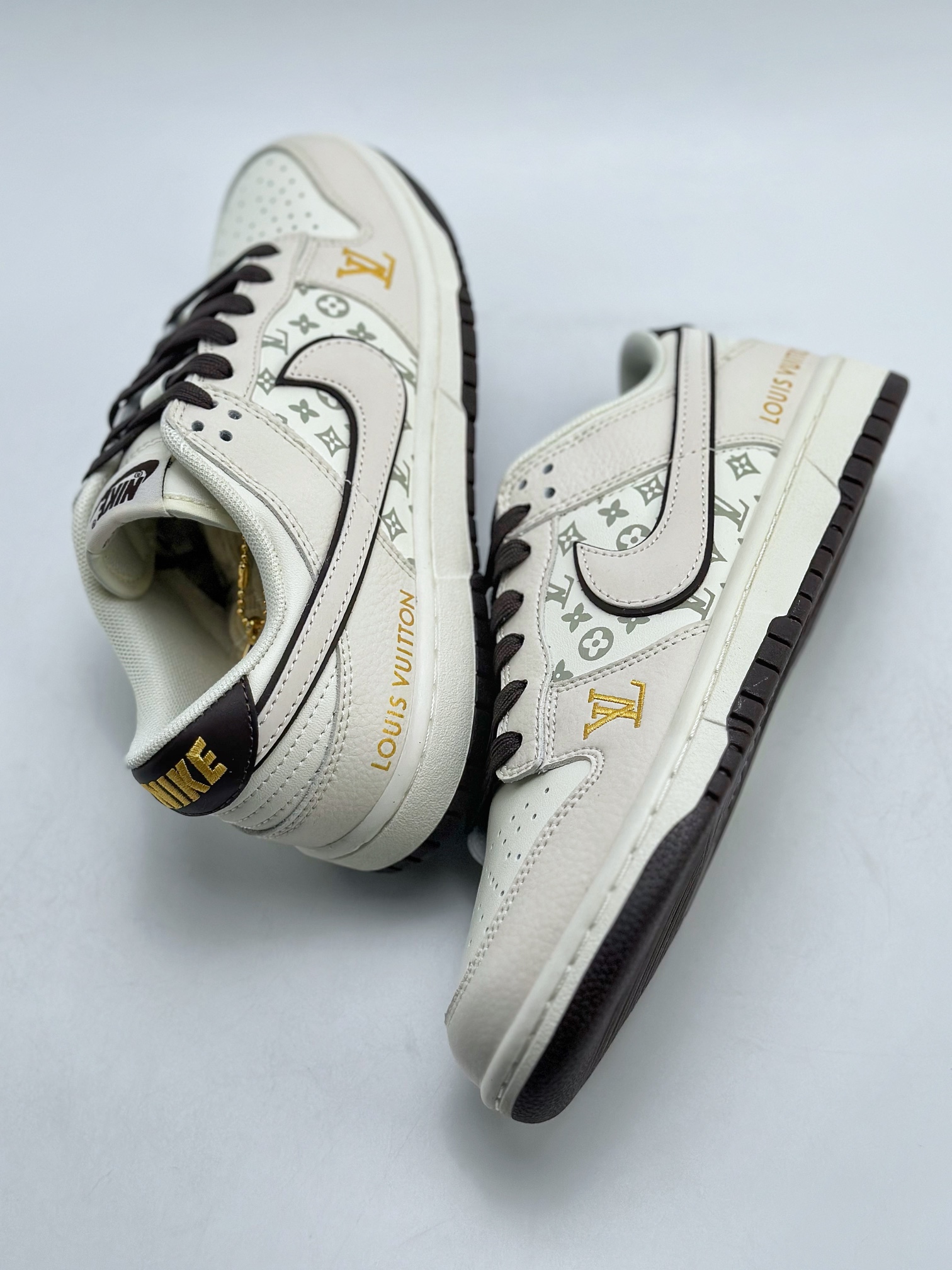 280 Nike SB Dunk Low x Louis Vuitton LV高端定制白棕 FC1688-129