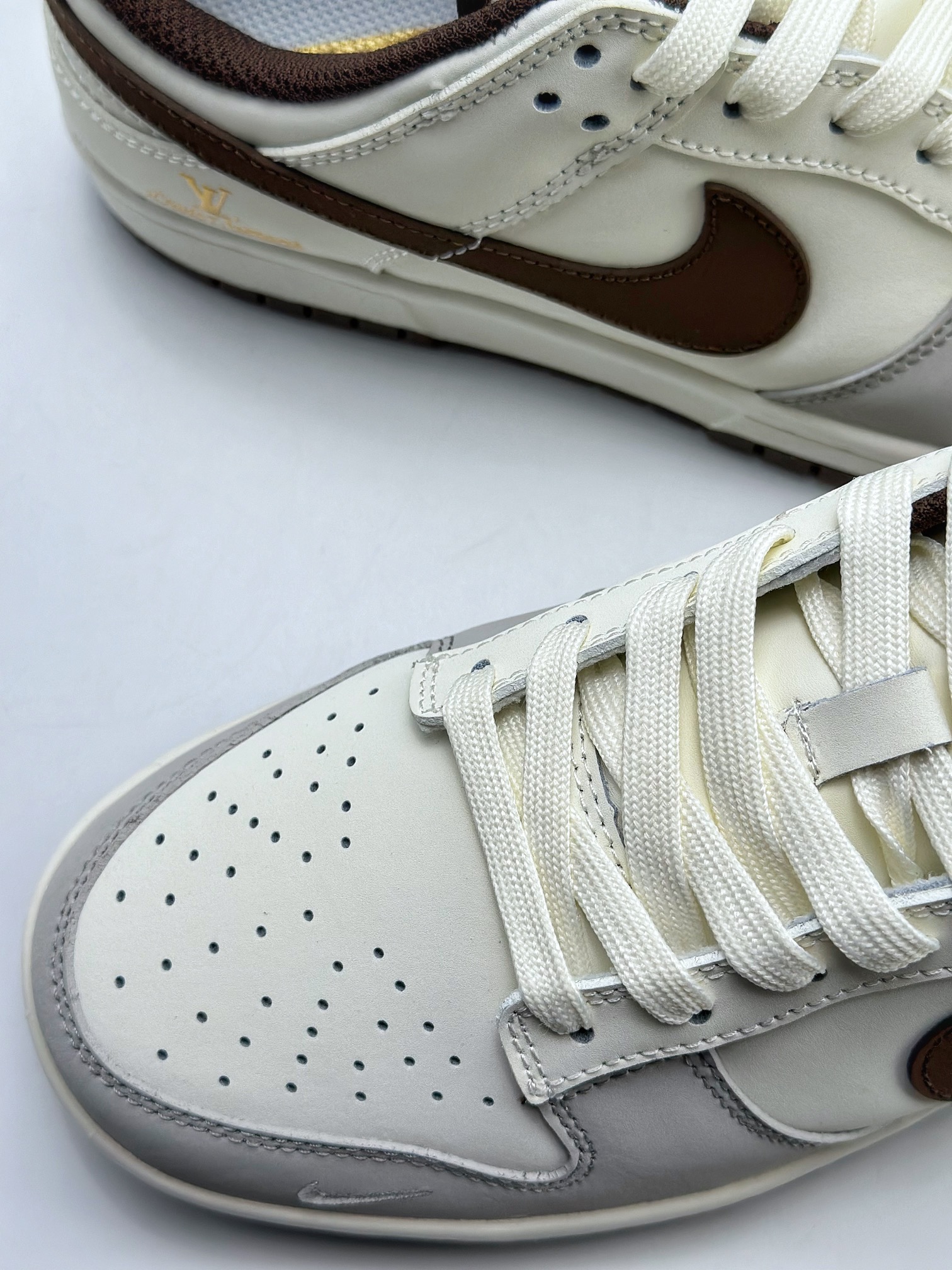 Nike SB Dunk Low x Louis Vuitton White Gray Brown JH8037-922