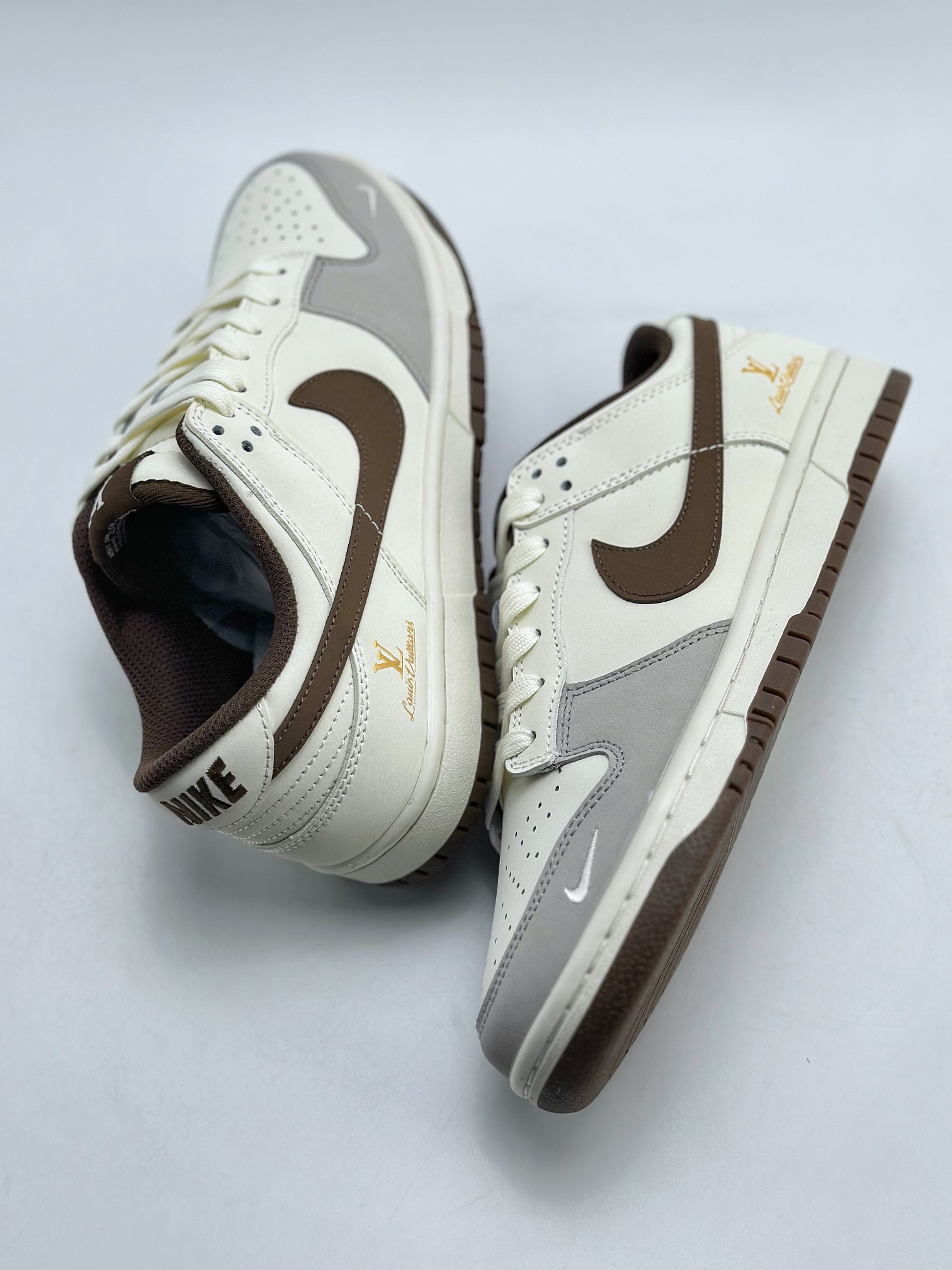 Nike SB Dunk Low x Louis Vuitton White Gray Brown JH8037-922