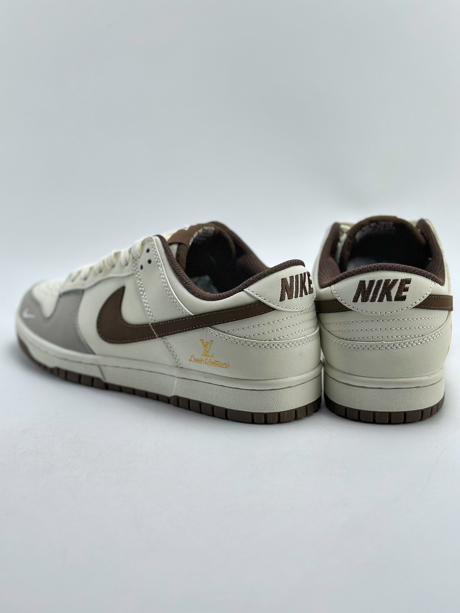 Nike SB Dunk Low x Louis Vuitton White Gray Brown JH8037-922