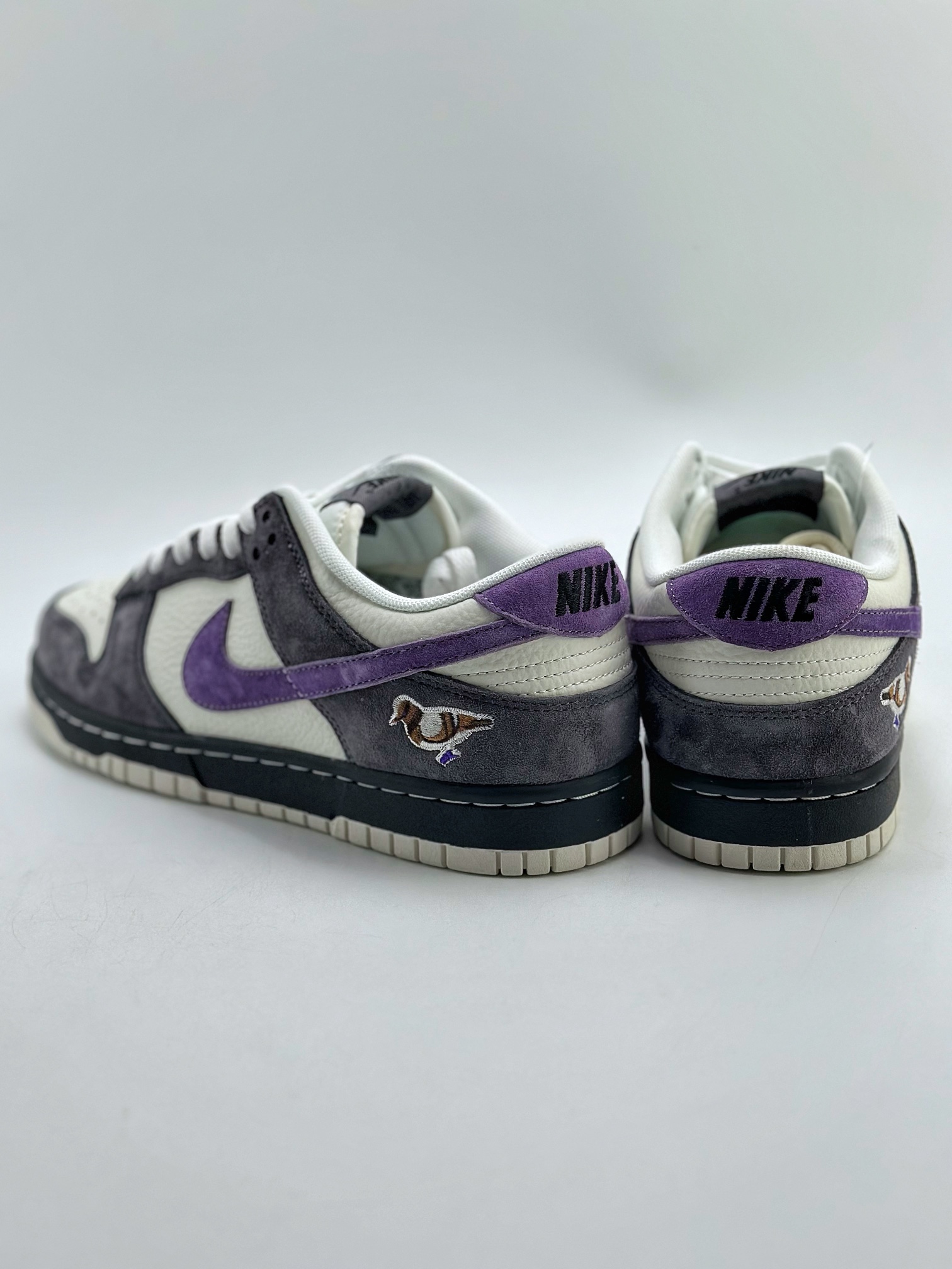 300 Nike SB Dunk Low x Otomo Katsuhiro 大友克洋 "Steamboy OST" 麂皮紫鸽子 UT7790-332