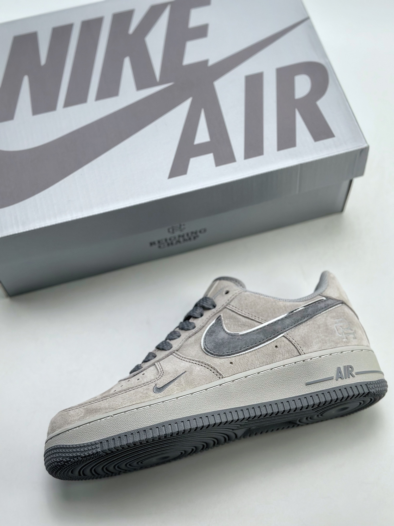 260 Nike Air Force 1 Low 07 冠军灰麂皮 WW5021-627