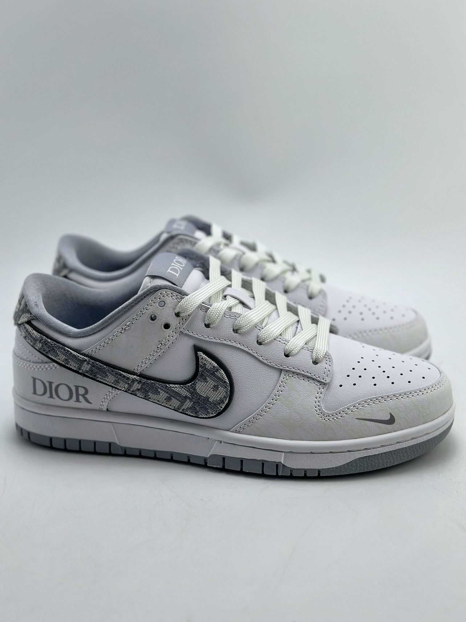 Nike SB Dunk Low x DIOR White Grey JH8036-915