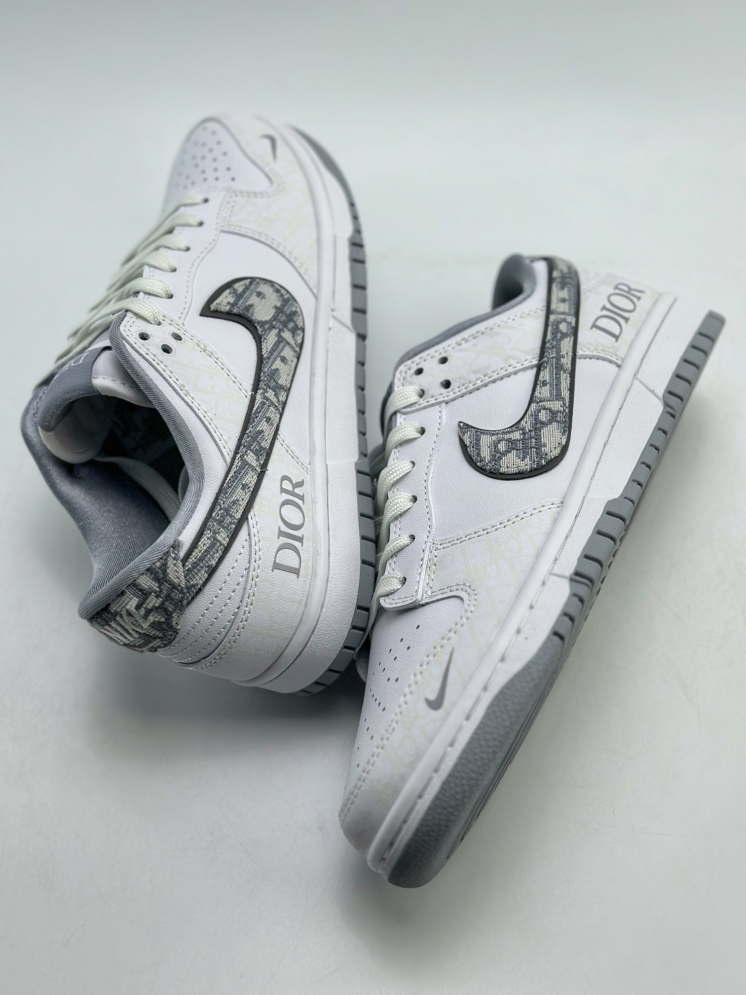 Nike SB Dunk Low x DIOR White Grey JH8036-915