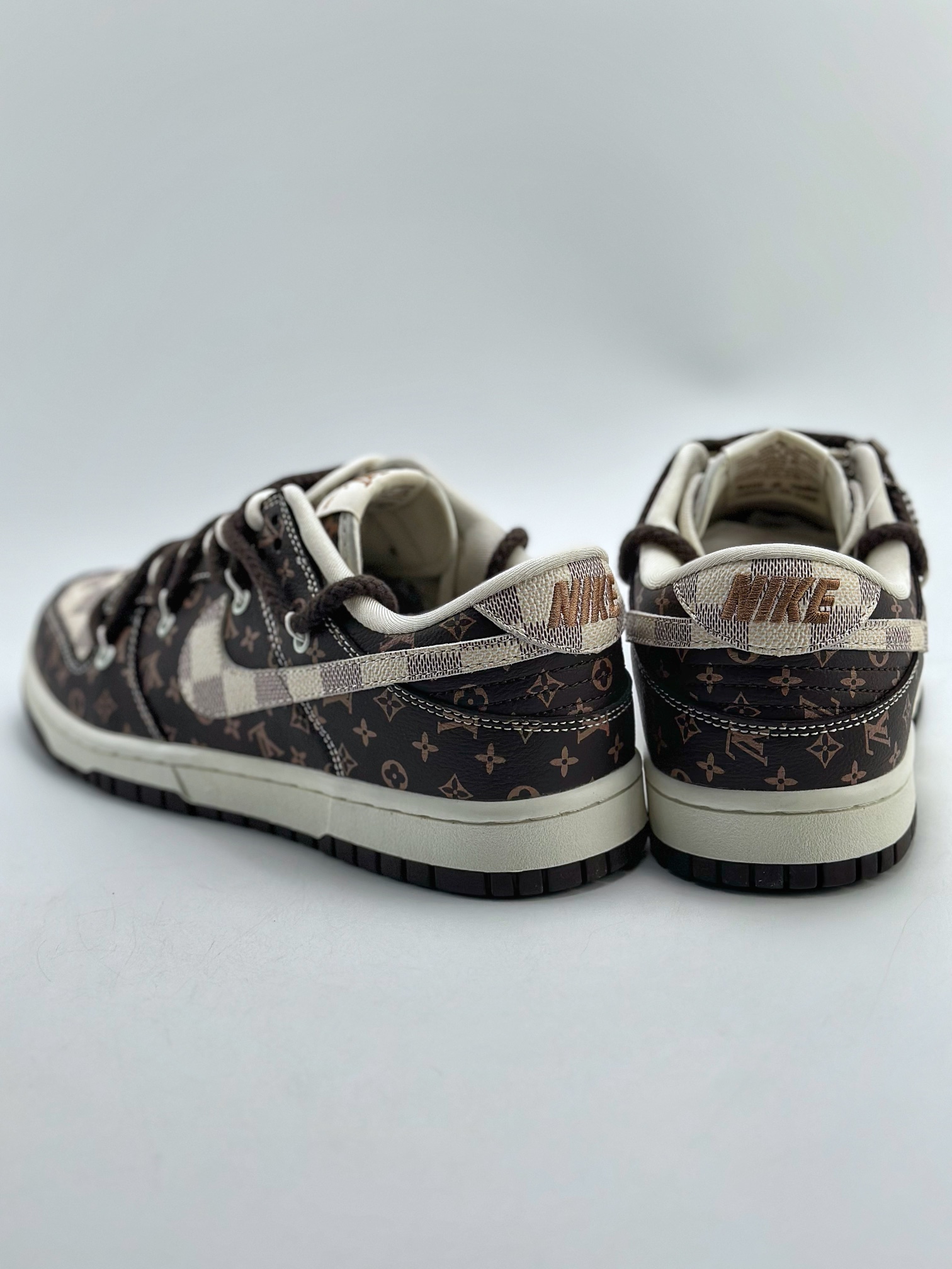 Nike SB Dunk Low x Louis Vuitton LV high-end custom old flower straps FC1688-156