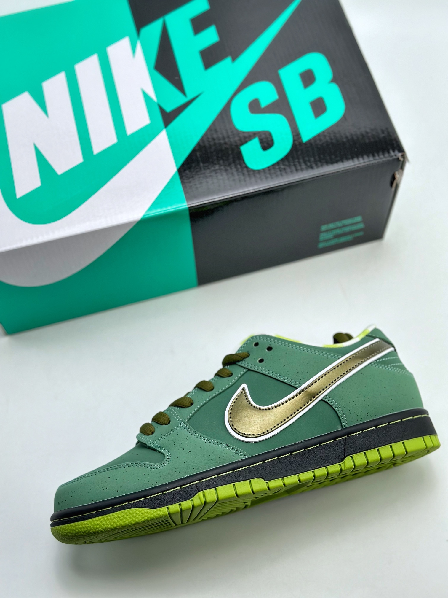 210 NIKE SB Dunk Low x Concepts "Green Lobster" 绿龙虾 BV1310-337