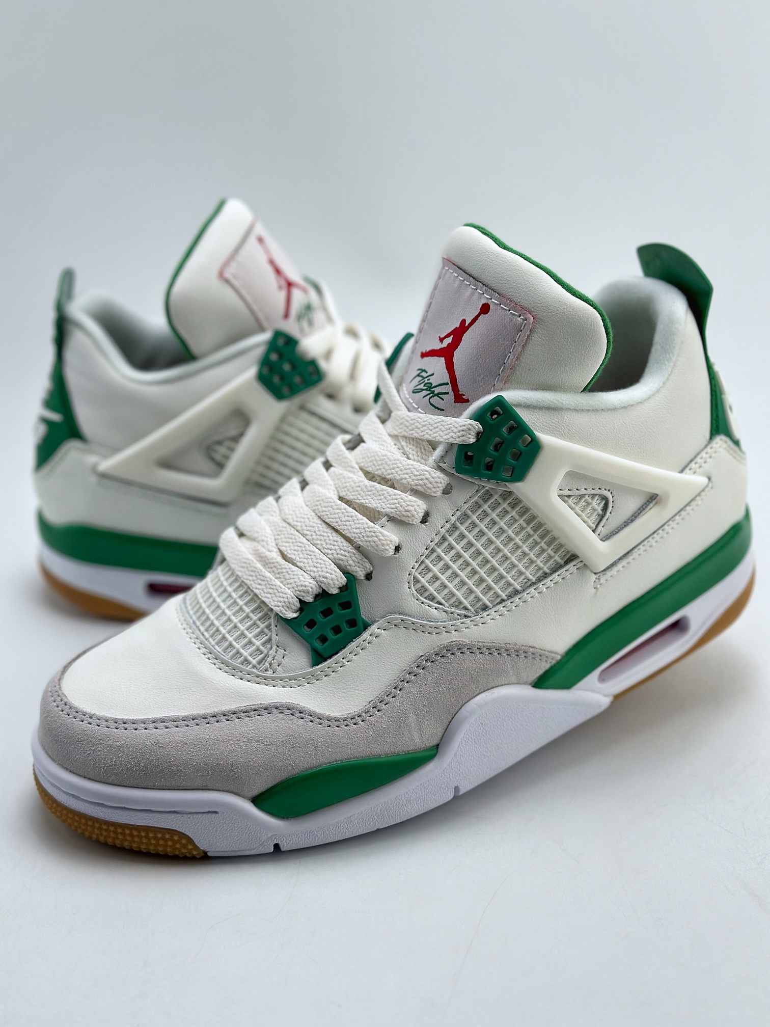 Air Jordan 4 Retro