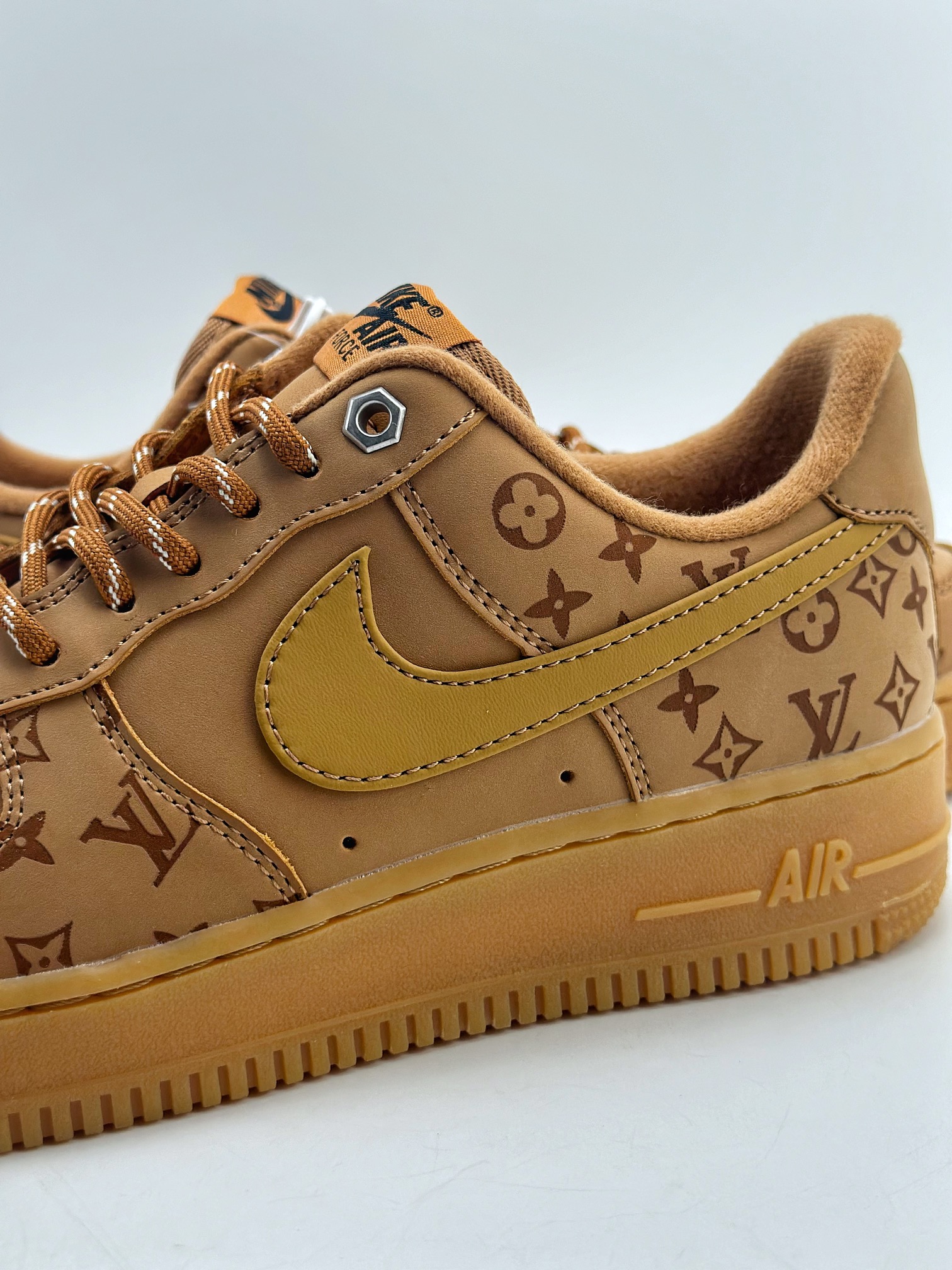 260 Nike Air Force 1 Low 07 x Louis Vuitton LV印花小麦 FB9888-100