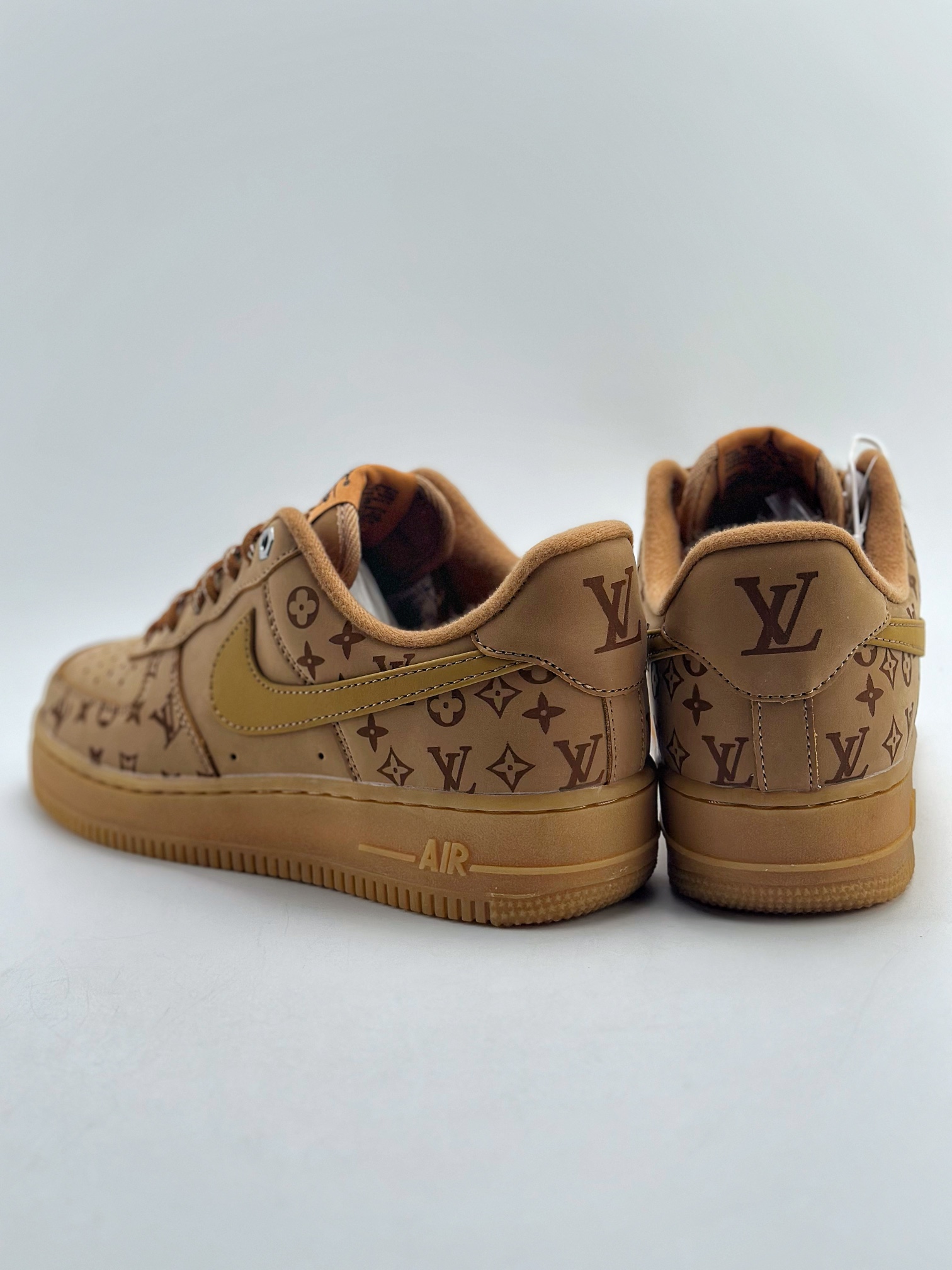 260 Nike Air Force 1 Low 07 x Louis Vuitton LV印花小麦 FB9888-100