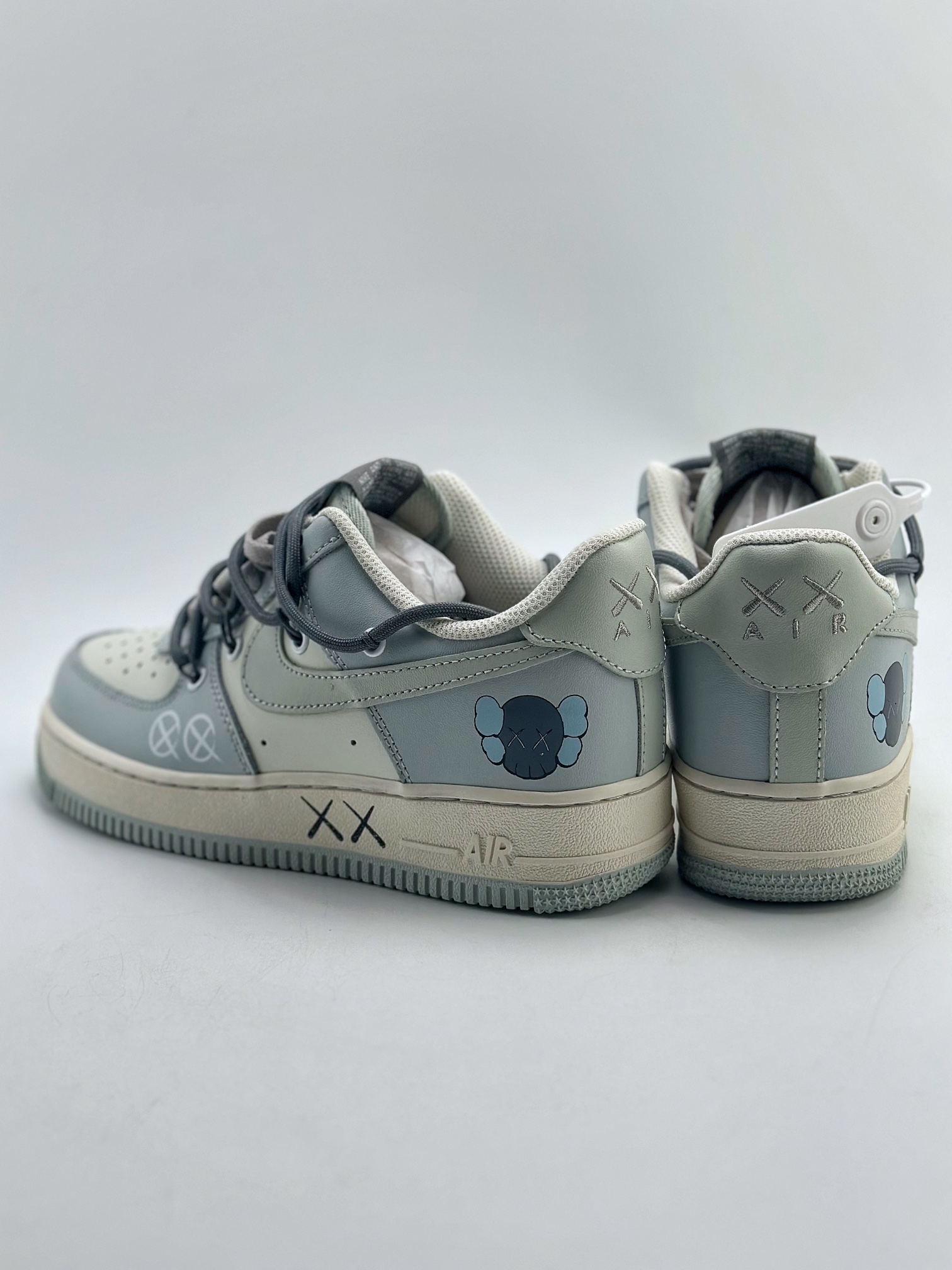 Nike Air Force 1 Low 07 x KAWS White Grey Lace-up KS6869-222