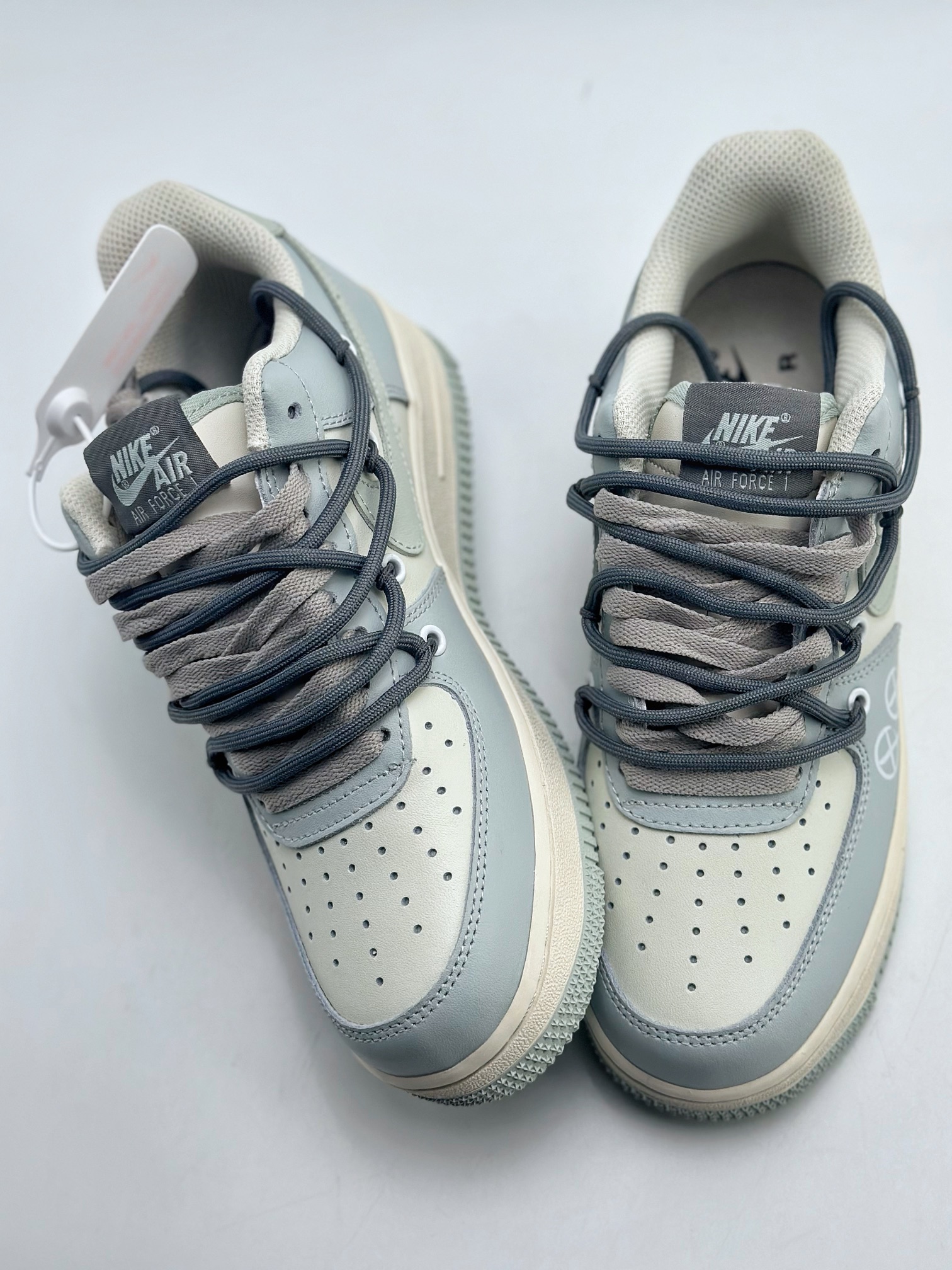 Nike Air Force 1 Low 07 x KAWS White Grey Lace-up KS6869-222