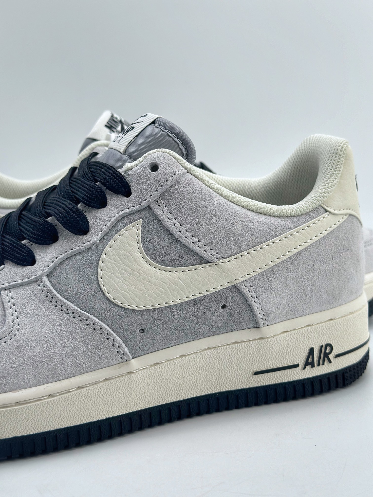 260 Nike Air Force 1 Low 07 白灰麂皮 KT3396-225