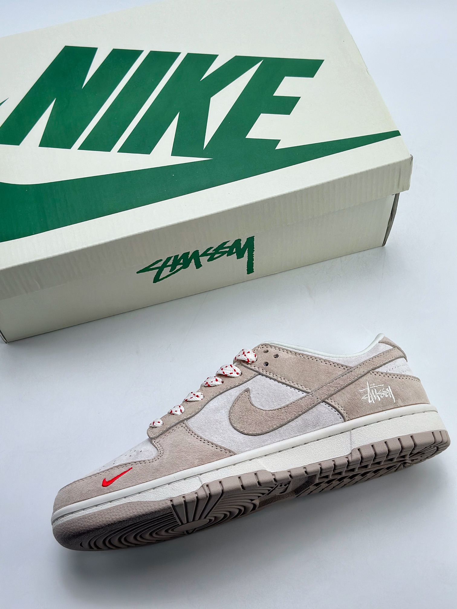 280 Nike SB Dunk Low x Stussy 斯图西灰麂皮 XH0923-153