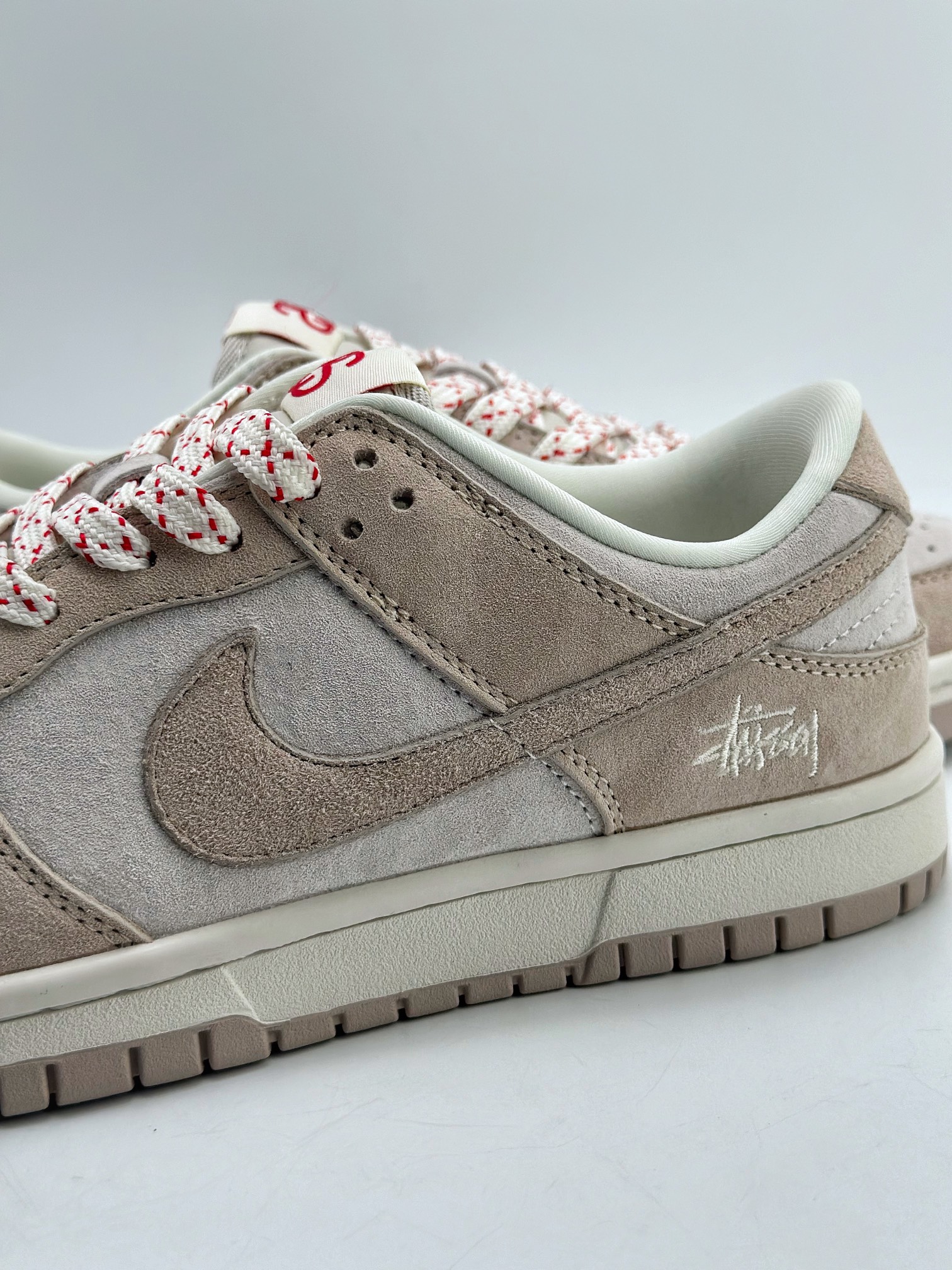 280 Nike SB Dunk Low x Stussy 斯图西灰麂皮 XH0923-153