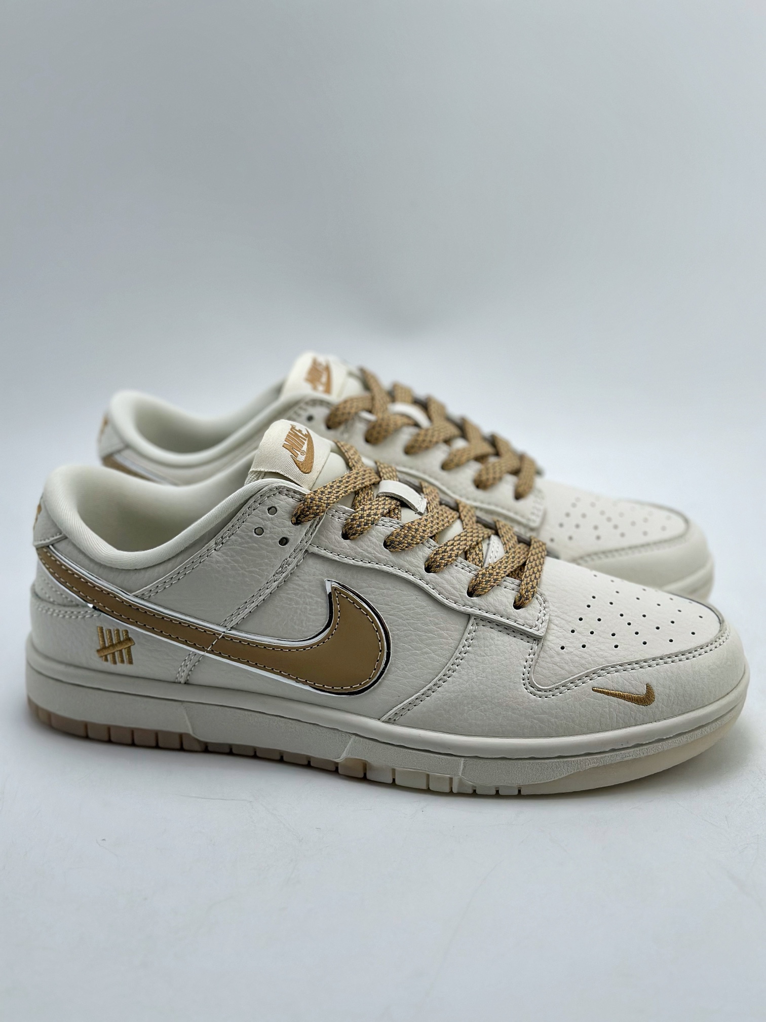 Nike SB Dunk Low x Undefeated Beige Light Brown XH0923-152