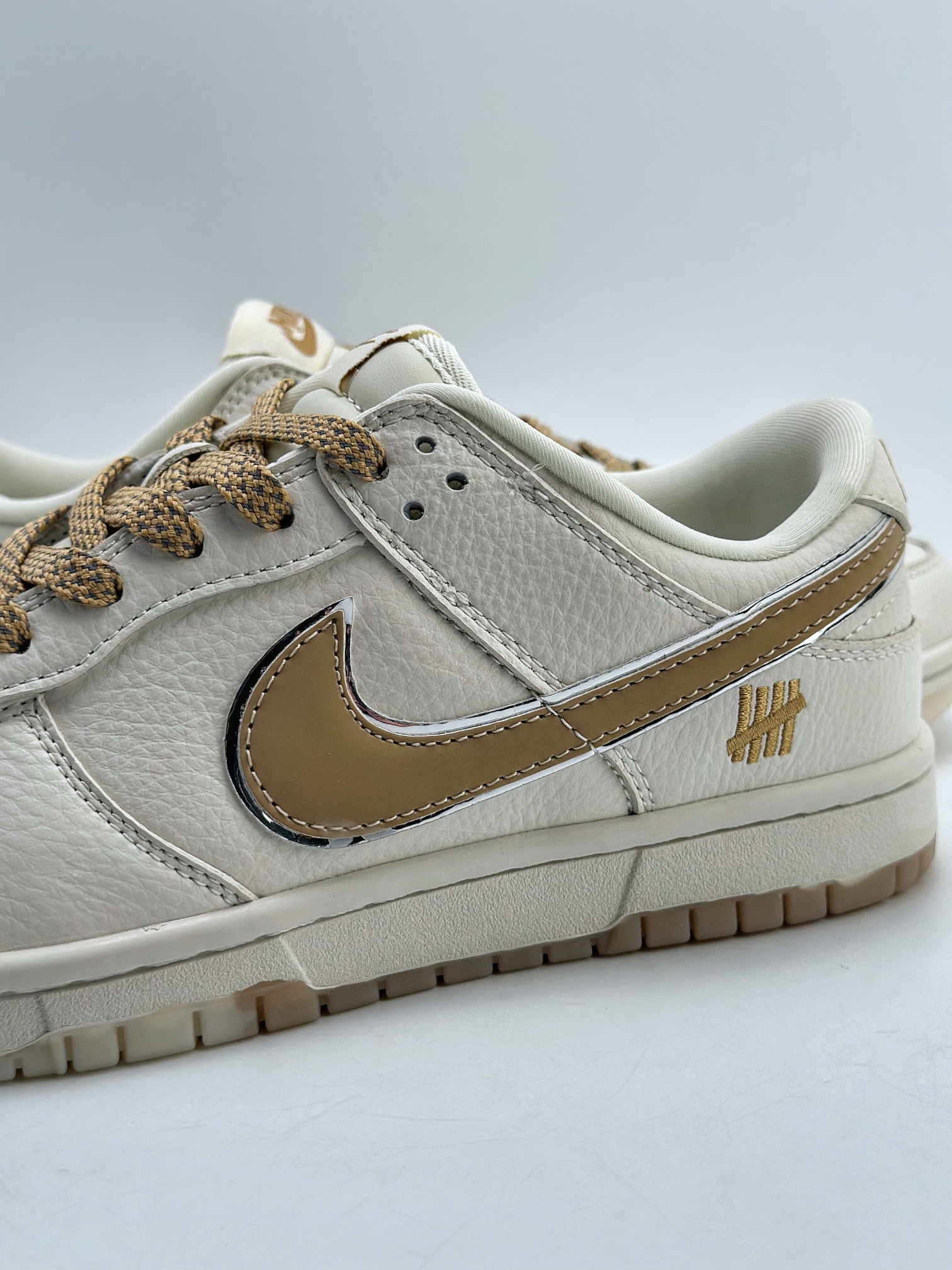 Nike SB Dunk Low x Undefeated Beige Light Brown XH0923-152