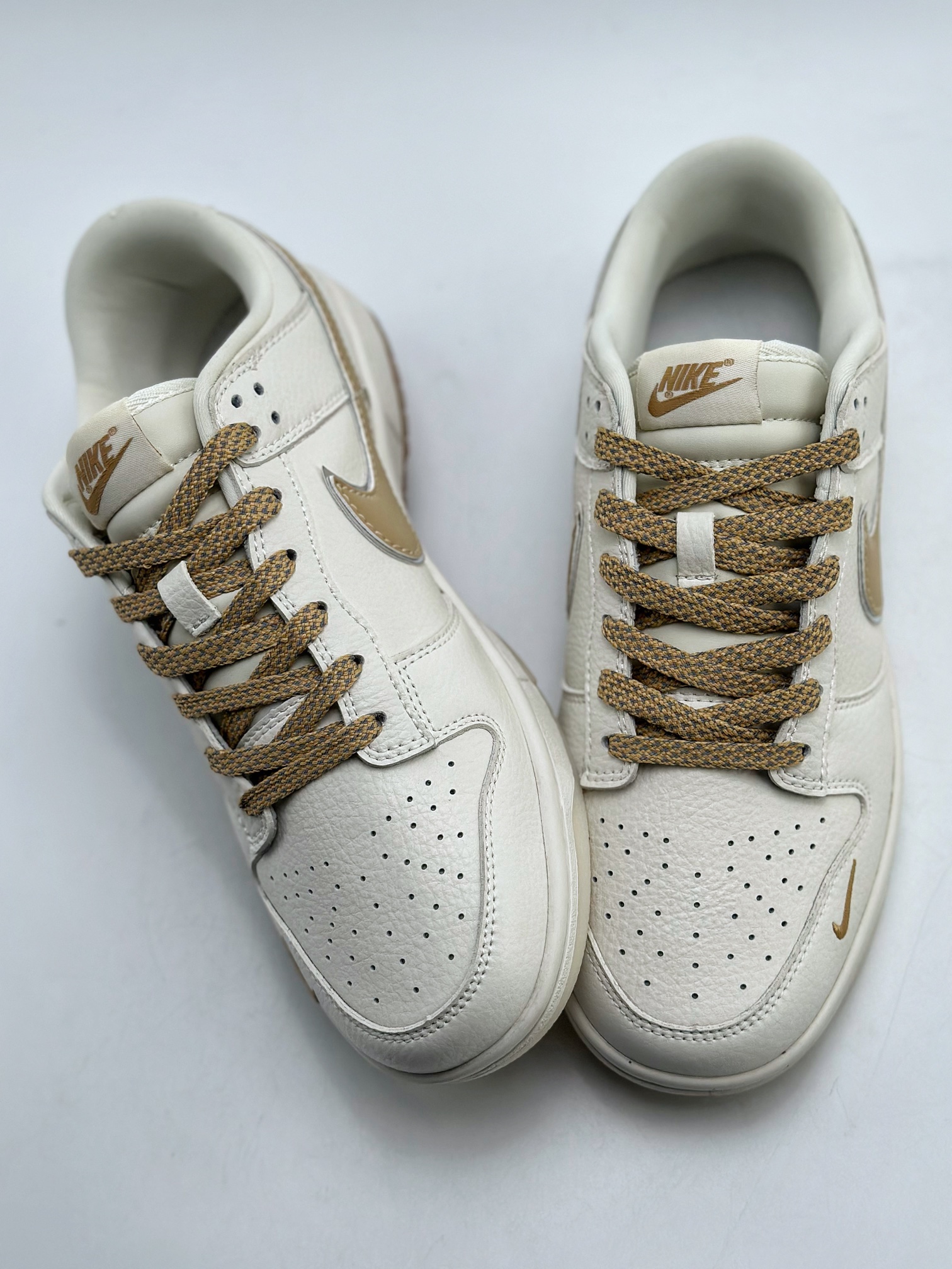 Nike SB Dunk Low x Undefeated Beige Light Brown XH0923-152