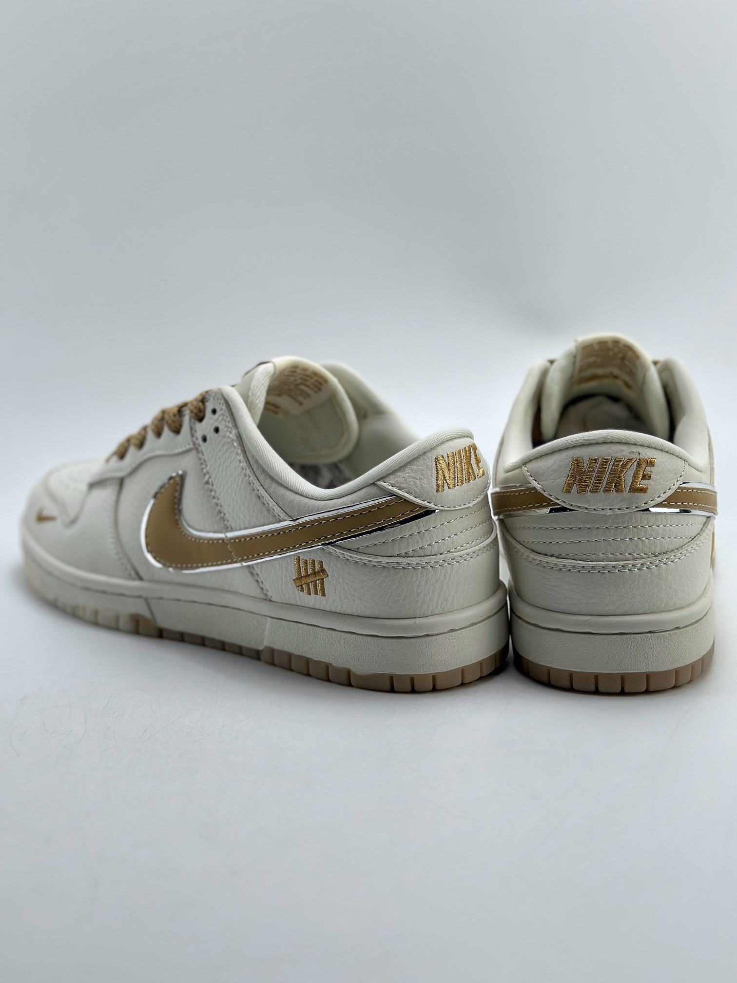 Nike SB Dunk Low x Undefeated Beige Light Brown XH0923-152