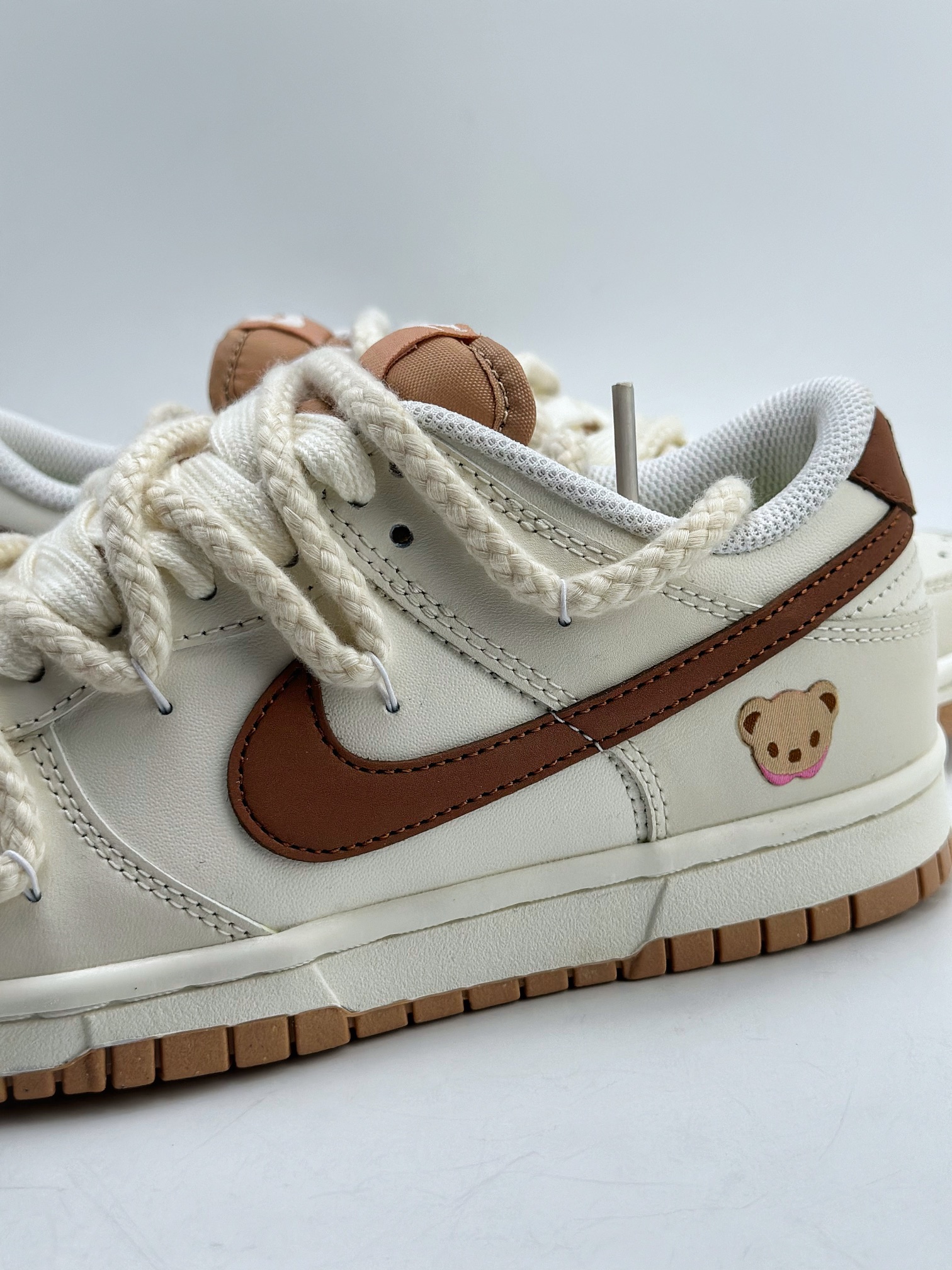 NIKE SB Dunk Low Trick or Treat Doll Soy Milk Bear DD1873-200