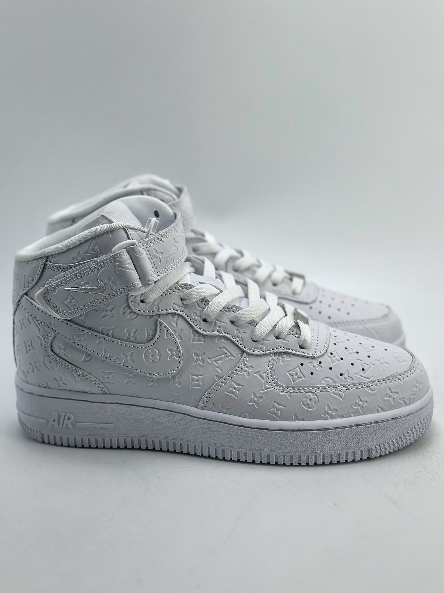 300 Nike Air Force 1 Mid 07 x Louis Vuitton 印花白 DV0688-300