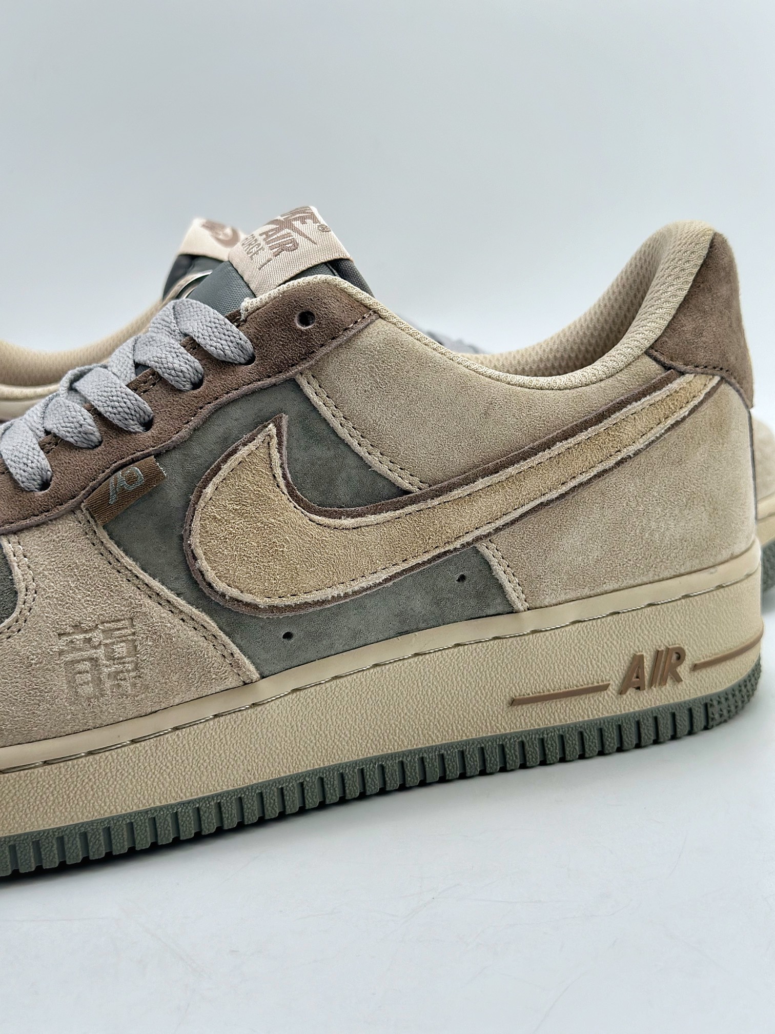 260 Nike Air Force 1 Low 07 龙年绿棕翻毛 CD1221-555