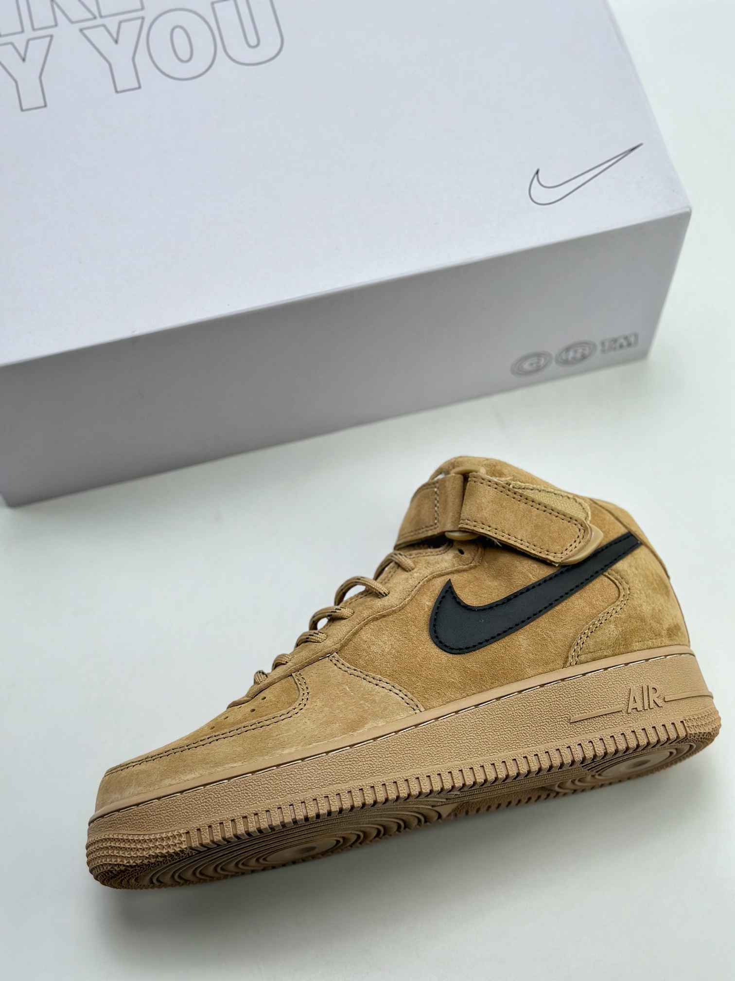 260 Nike Air Force 1 Mid 07 麦黄黑勾 CW2288-111