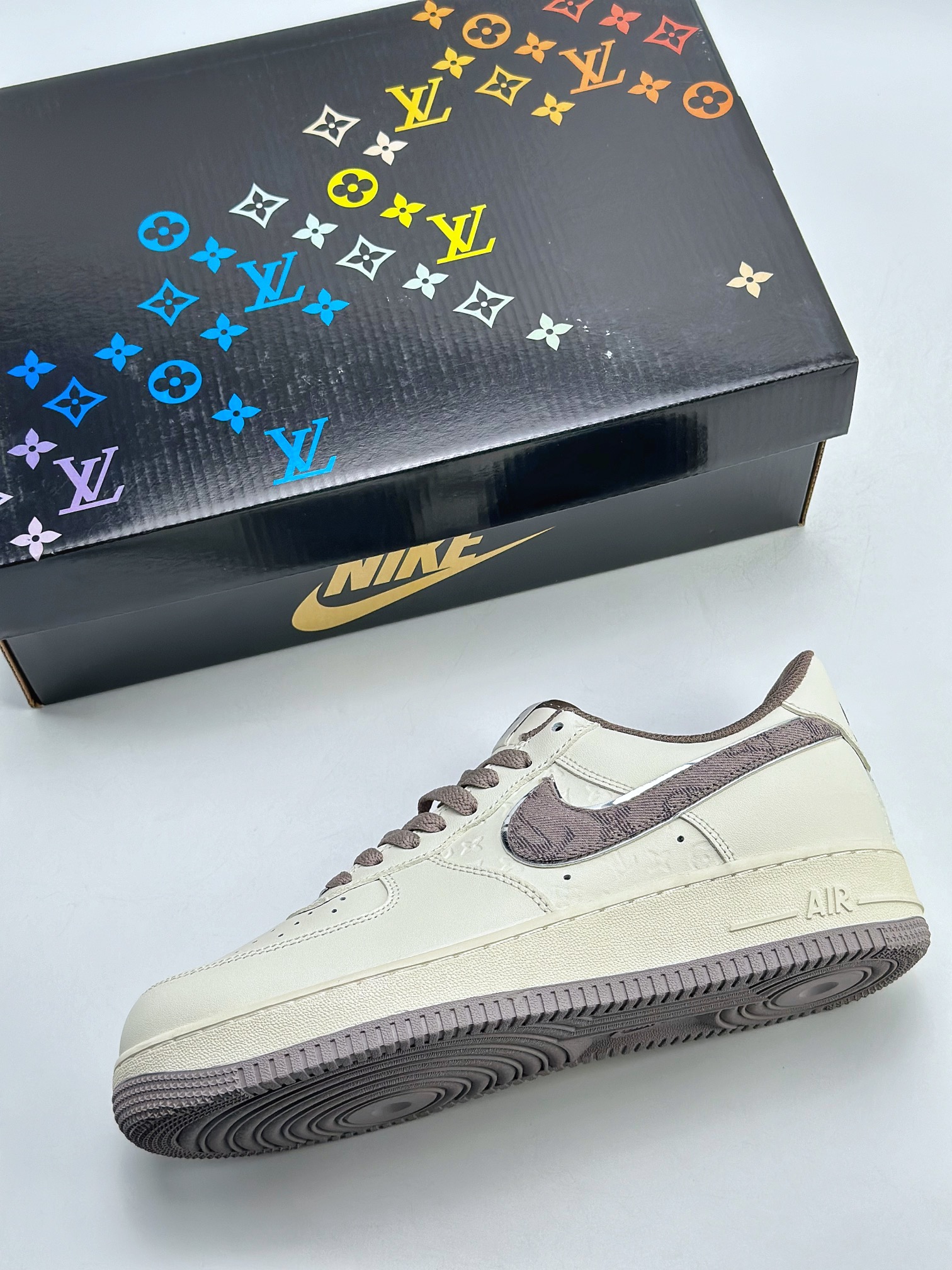 220 Nike Air Force 1 Low 07 x Louis Vuitton 米白印花勾 LV0506-099