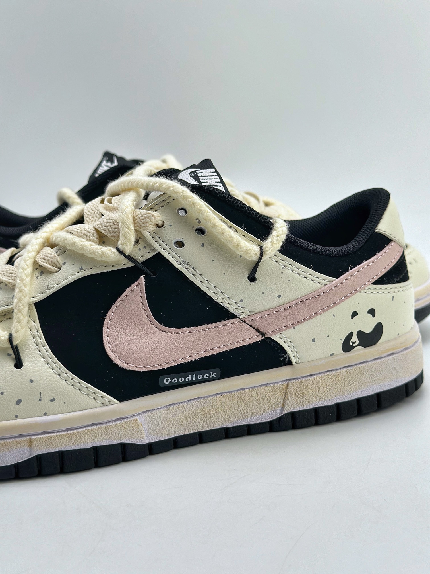 NIKE SB Dunk Low Red Panda Peach Oolong CW1590-100