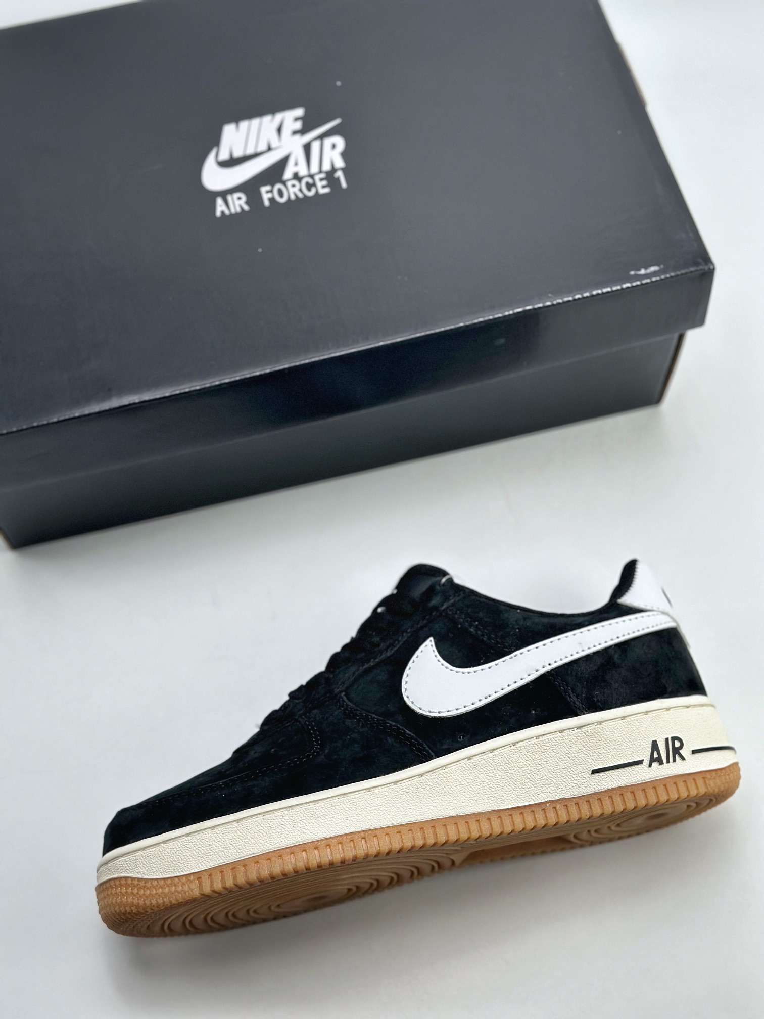 Nike Air Force 1 Low '07 Black and White Suede 7