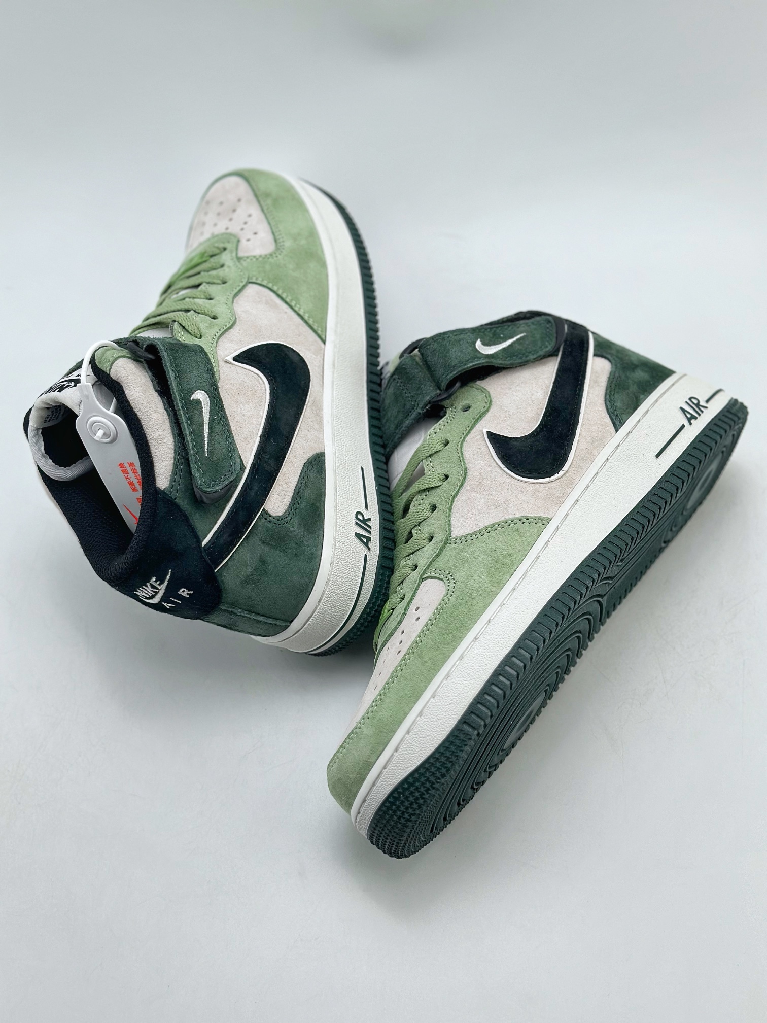 NikeAirForce1Mid07路飞灰绿麂皮原楦头原纸板打造纯正中帮空军版型专注外贸渠道全掌内置蜂窝