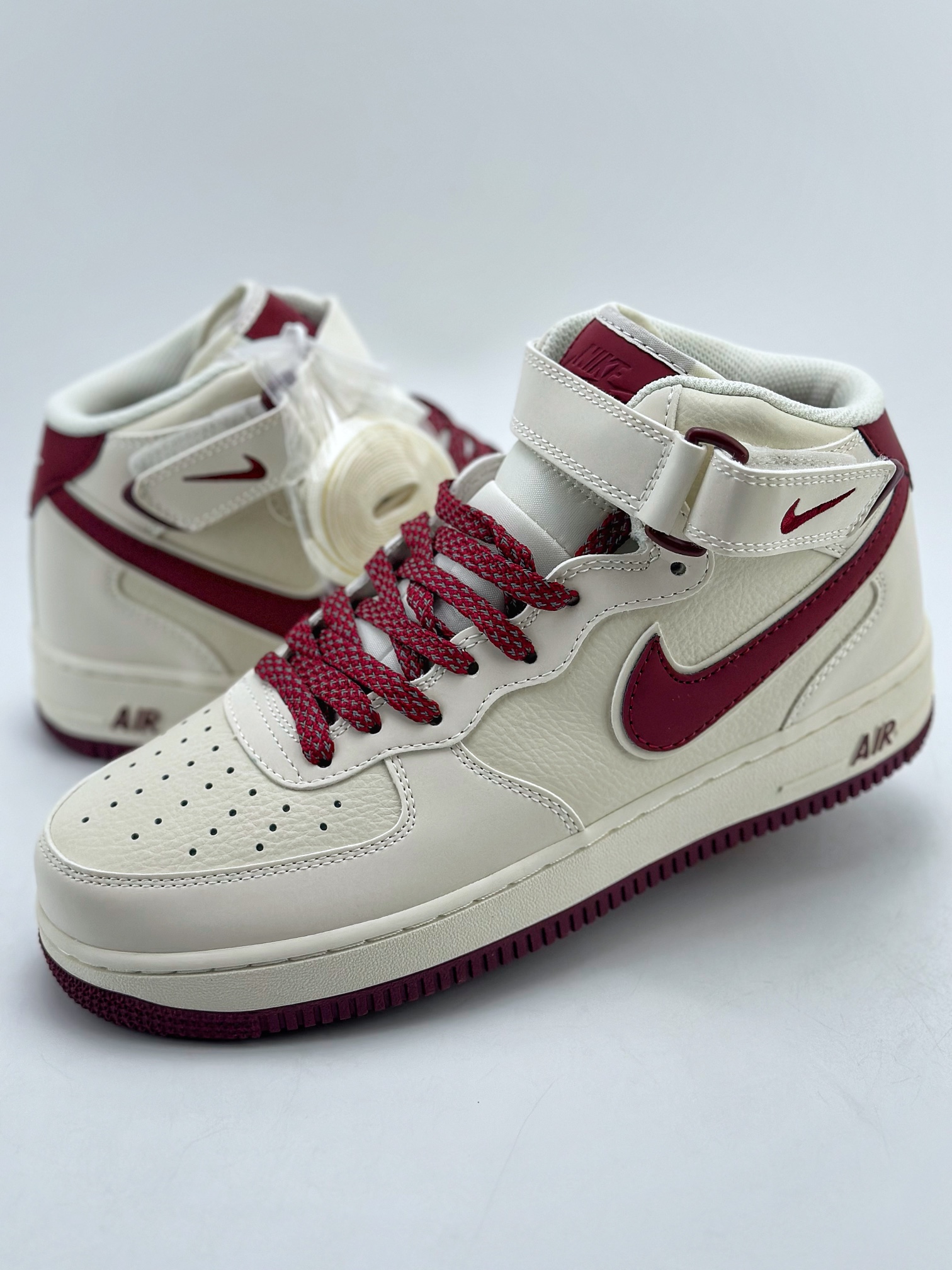 NikeAirForce1Mid07白酒红原楦头原纸板打造纯正中帮空军版型专注外贸渠道全掌内置蜂窝气垫原