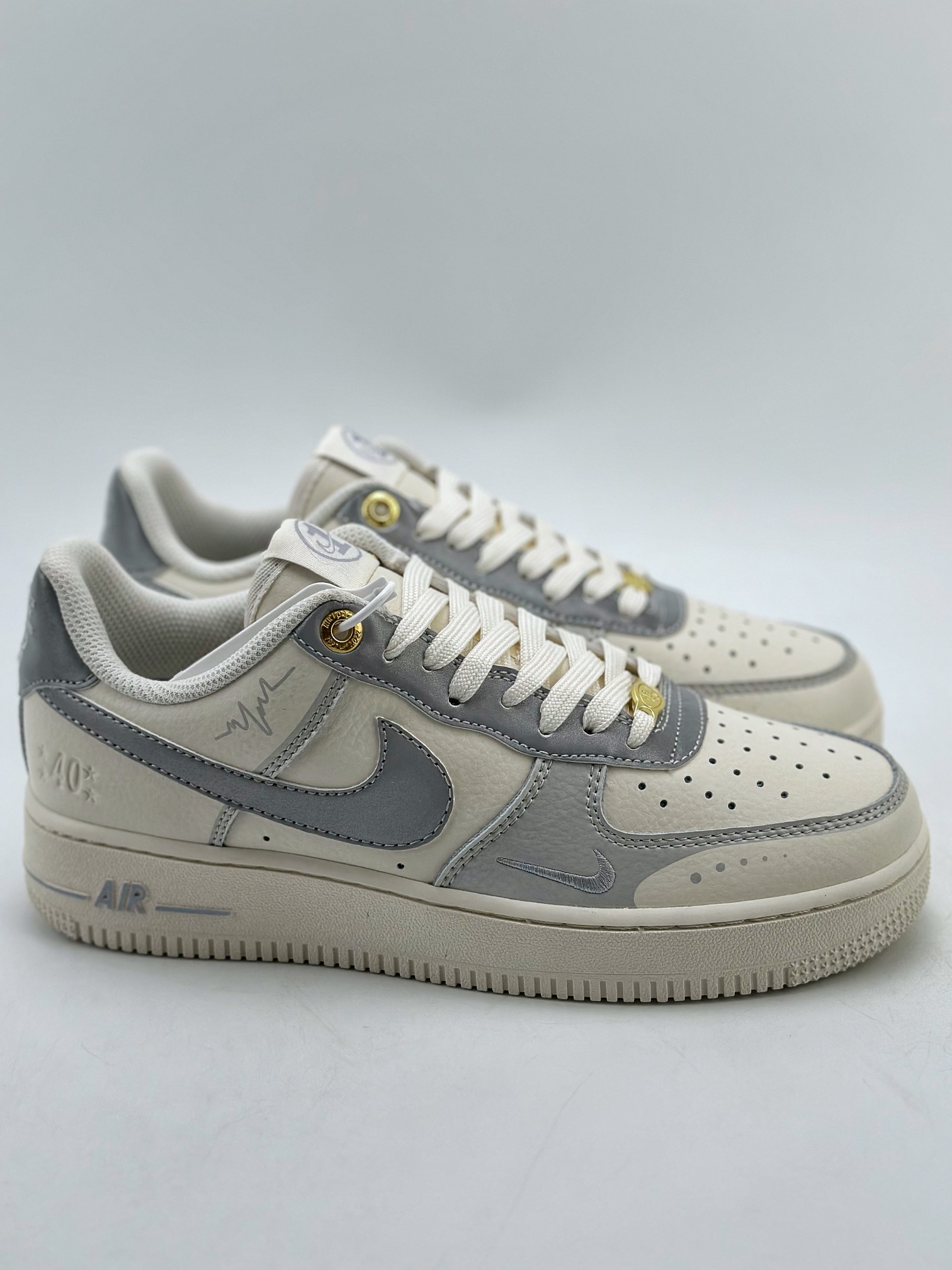 NikeAirForce1Low07学院风白灰原楦头原纸板打造纯正低帮空军版型专注外贸渠道全掌内置蜂窝气