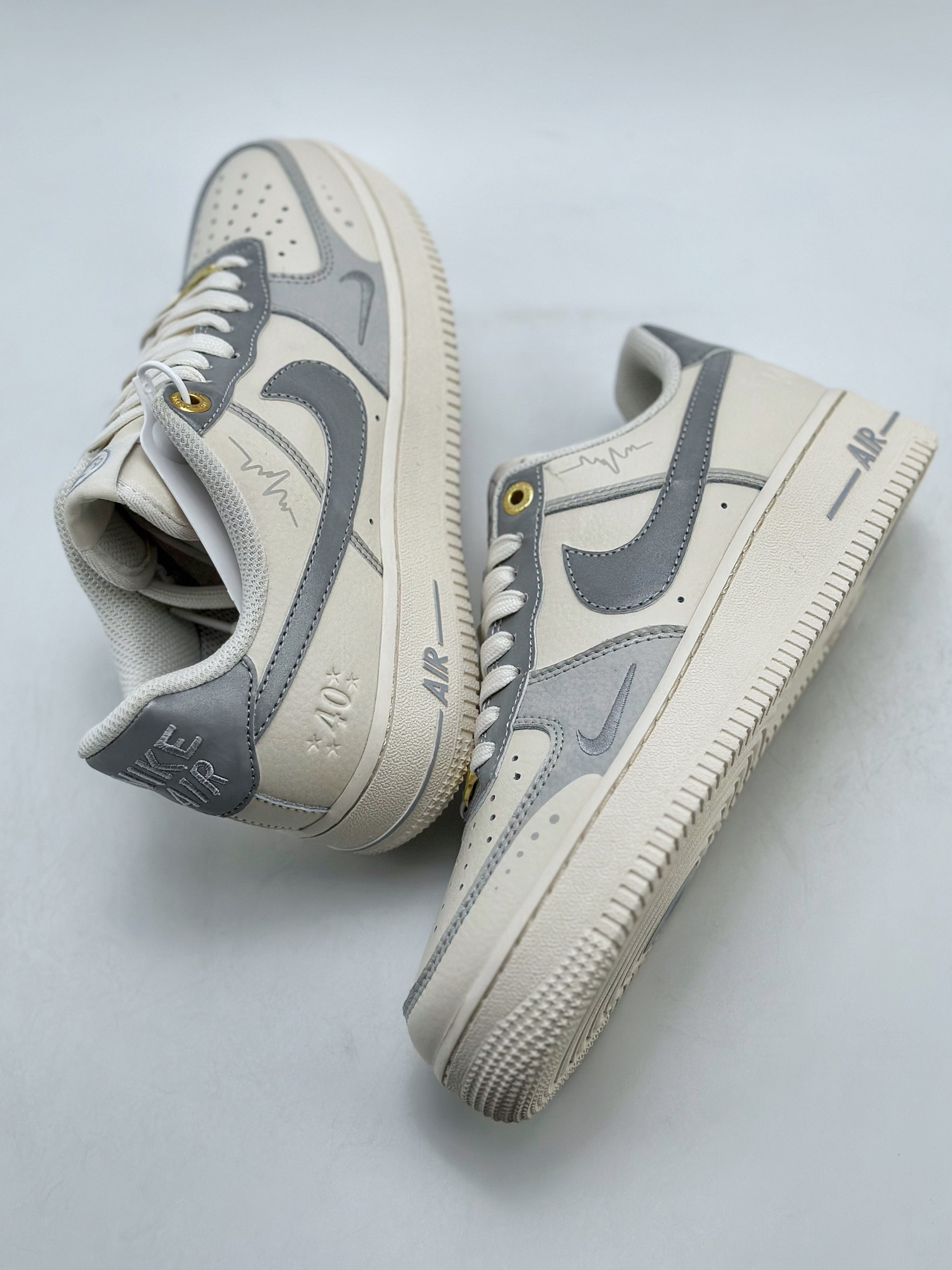 NikeAirForce1Low07学院风白灰原楦头原纸板打造纯正低帮空军版型专注外贸渠道全掌内置蜂窝气