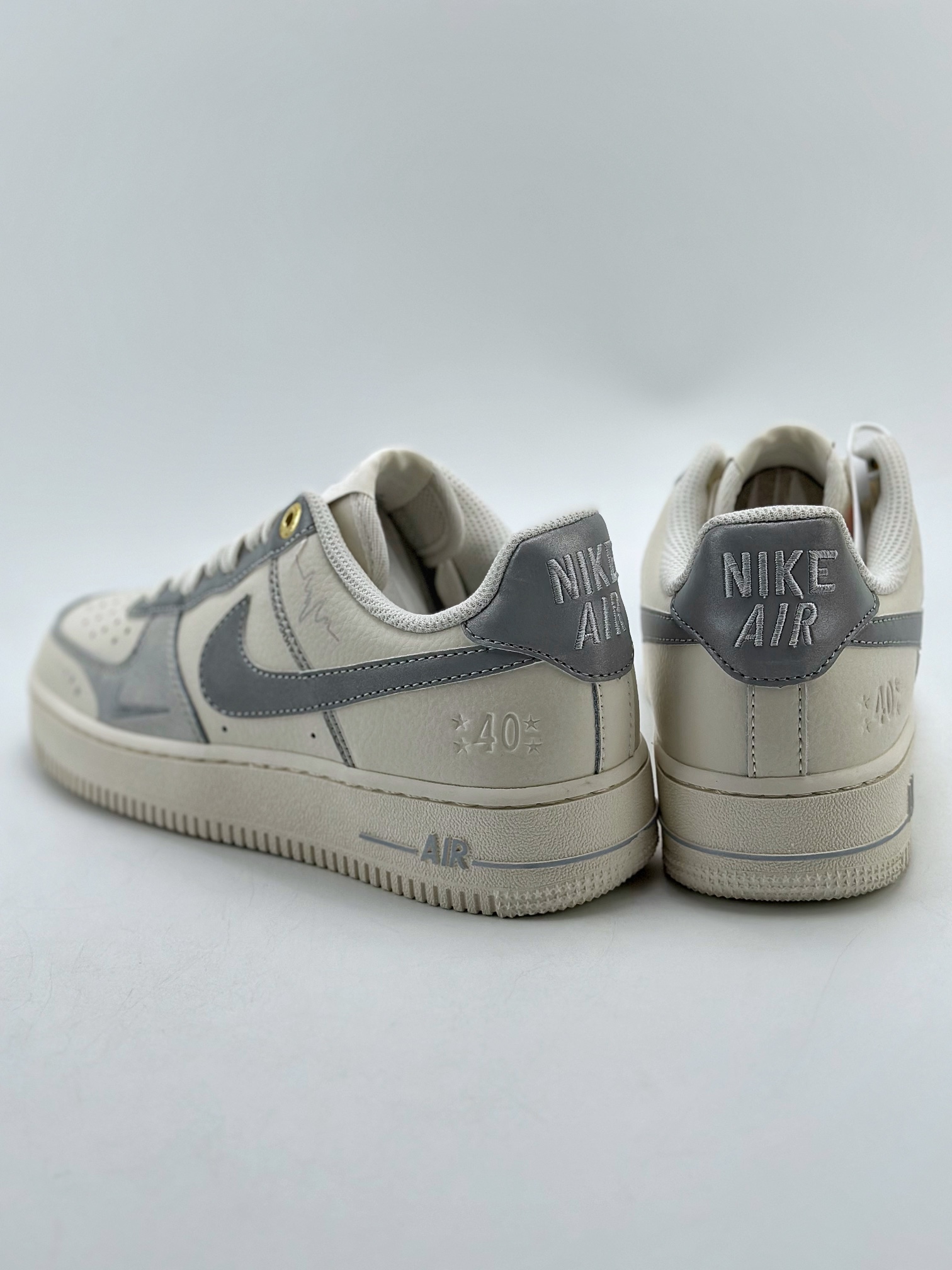 NikeAirForce1Low07学院风白灰原楦头原纸板打造纯正低帮空军版型专注外贸渠道全掌内置蜂窝气