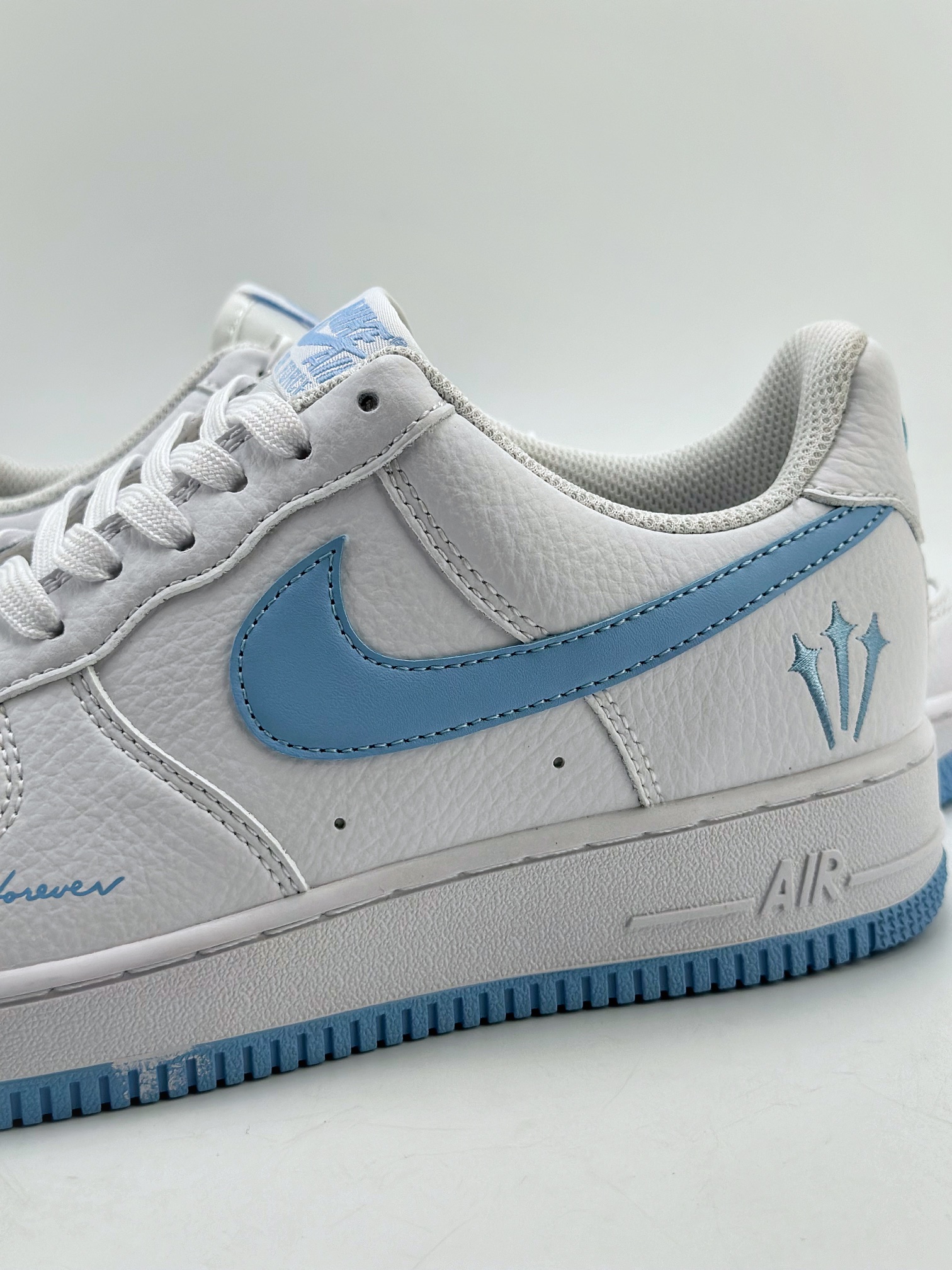 NikeAirForce1Low07白天蓝原楦头原纸板打造纯正低帮空军版型专注外贸渠道全掌内置蜂窝气垫原