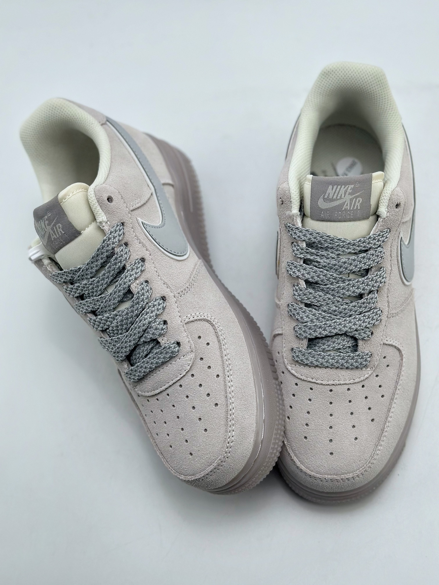 Nike Air Force 1 Low 07 Wolf Grey 2