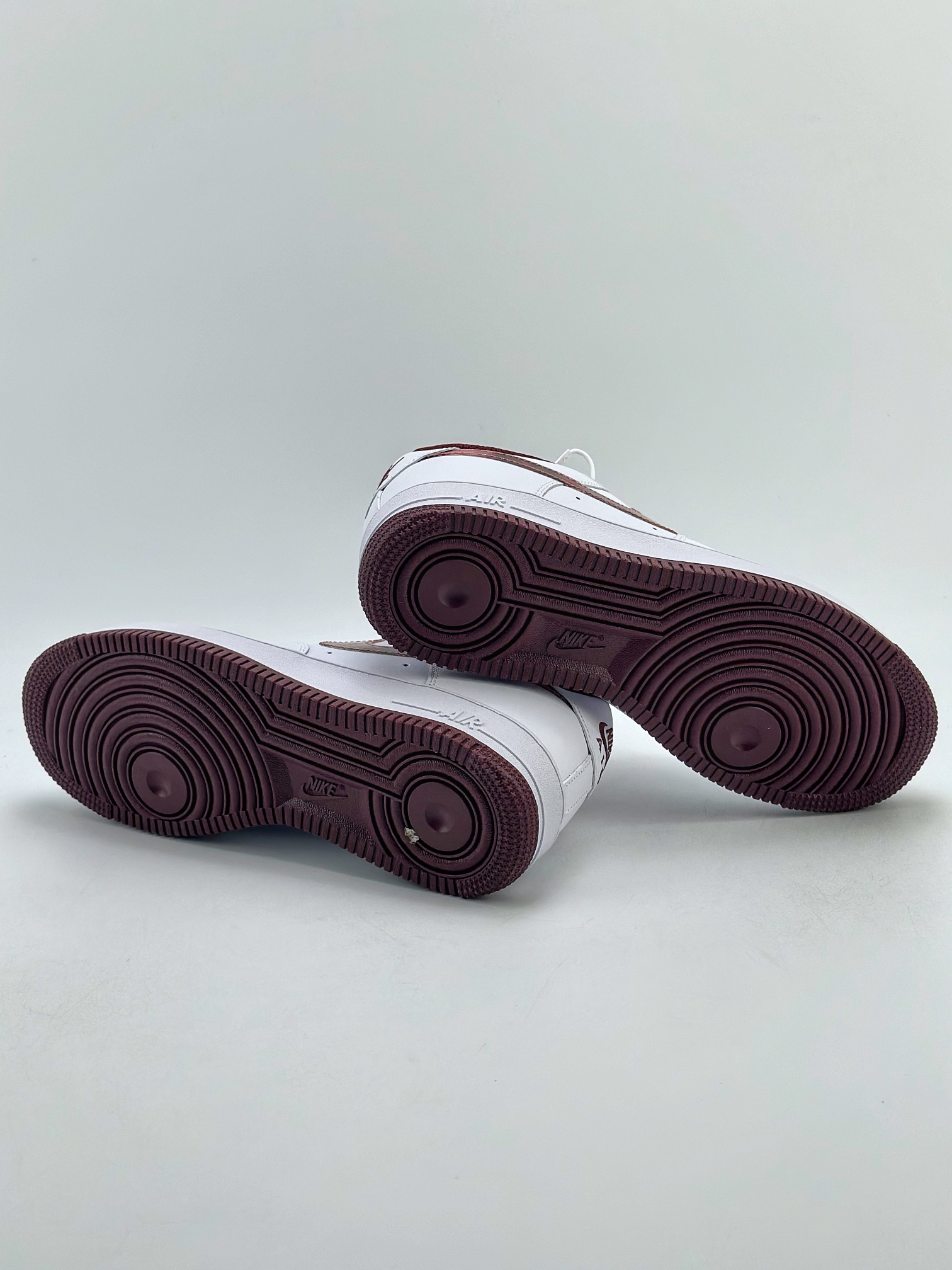 Nike Air Force 1 Low 07 白酒红幻彩勾 6