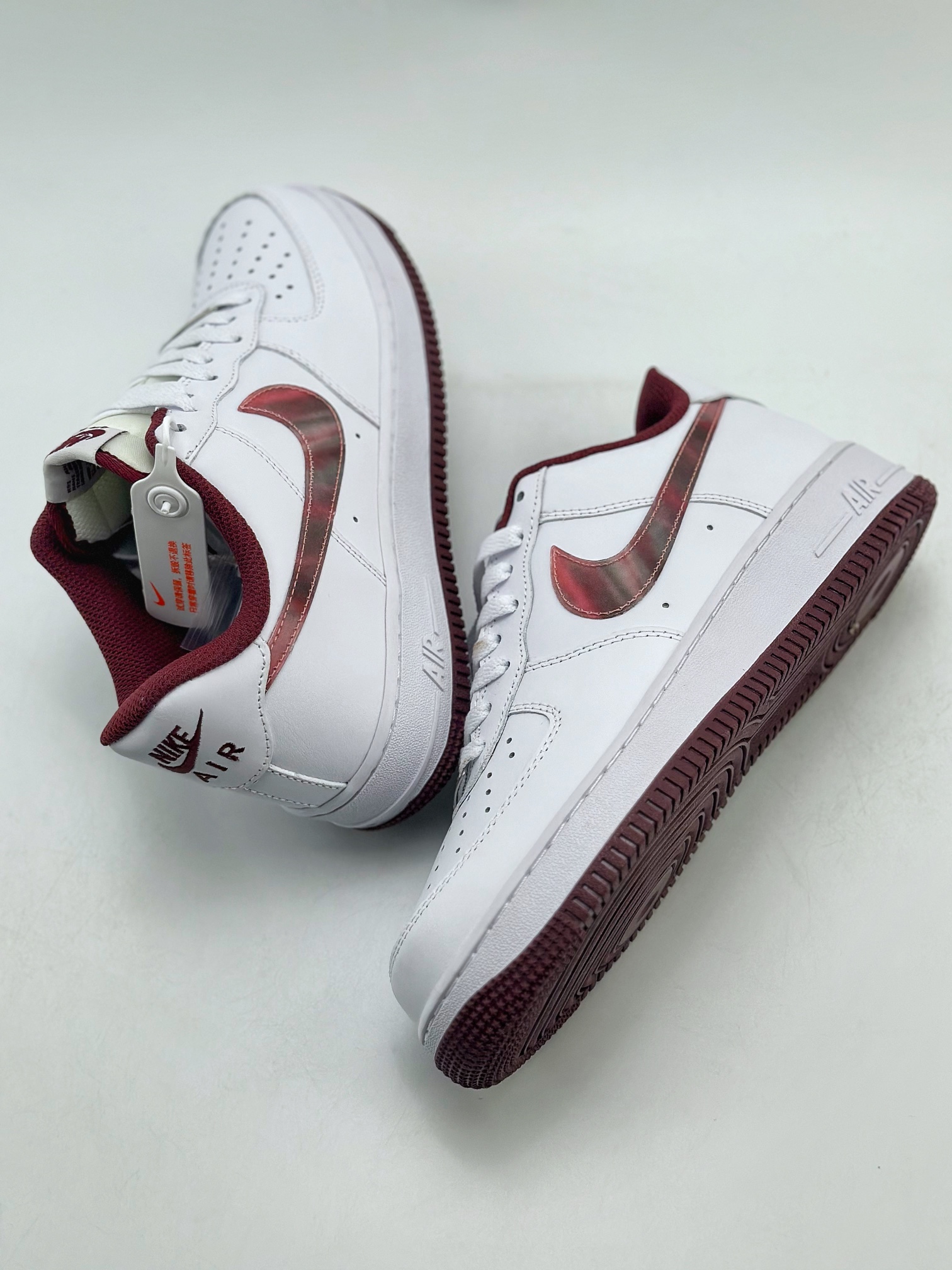 Nike Air Force 1 Low 07 白酒红幻彩勾 3