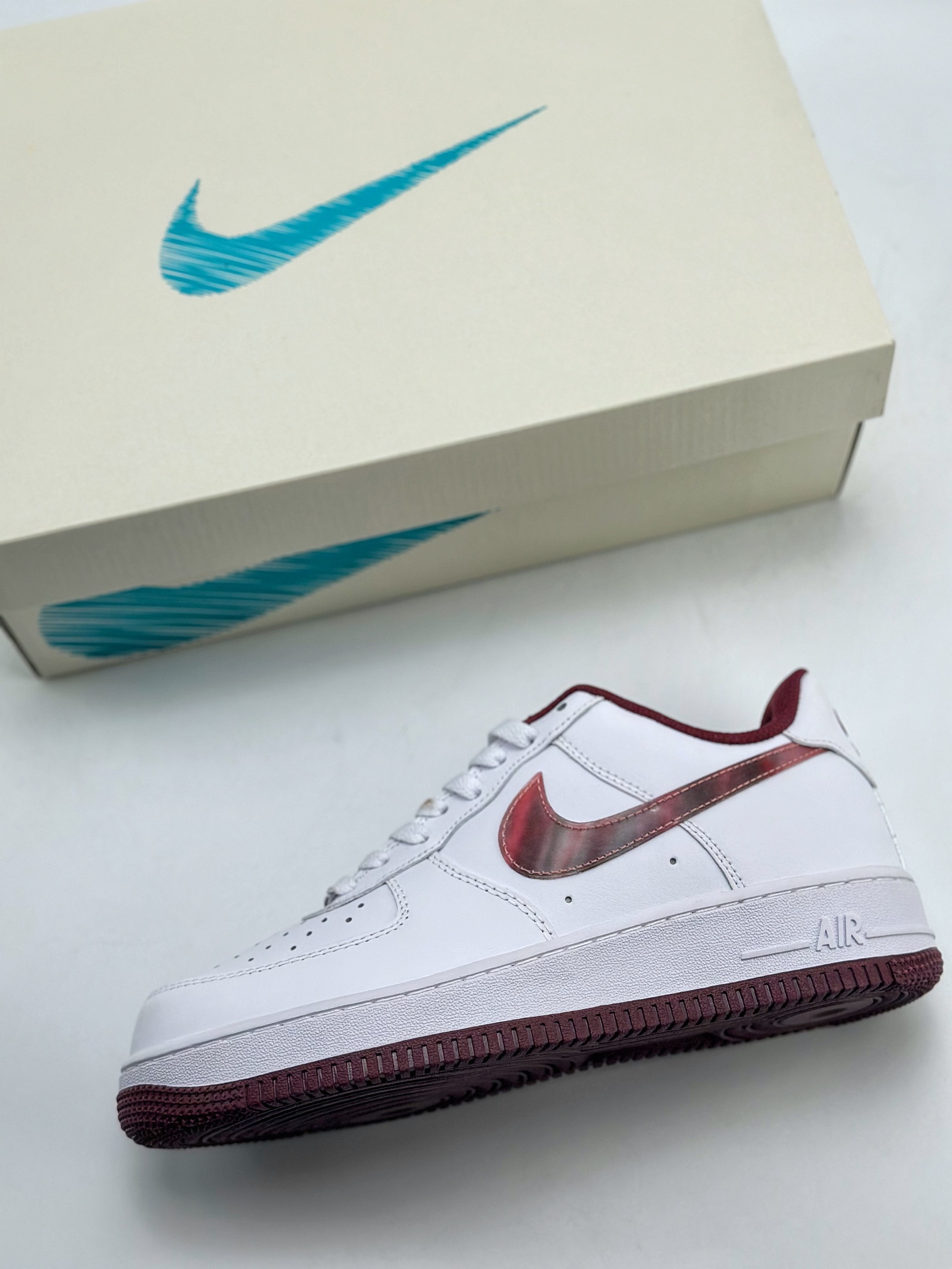 Nike Air Force 1 Low 07 白酒红幻彩勾 7