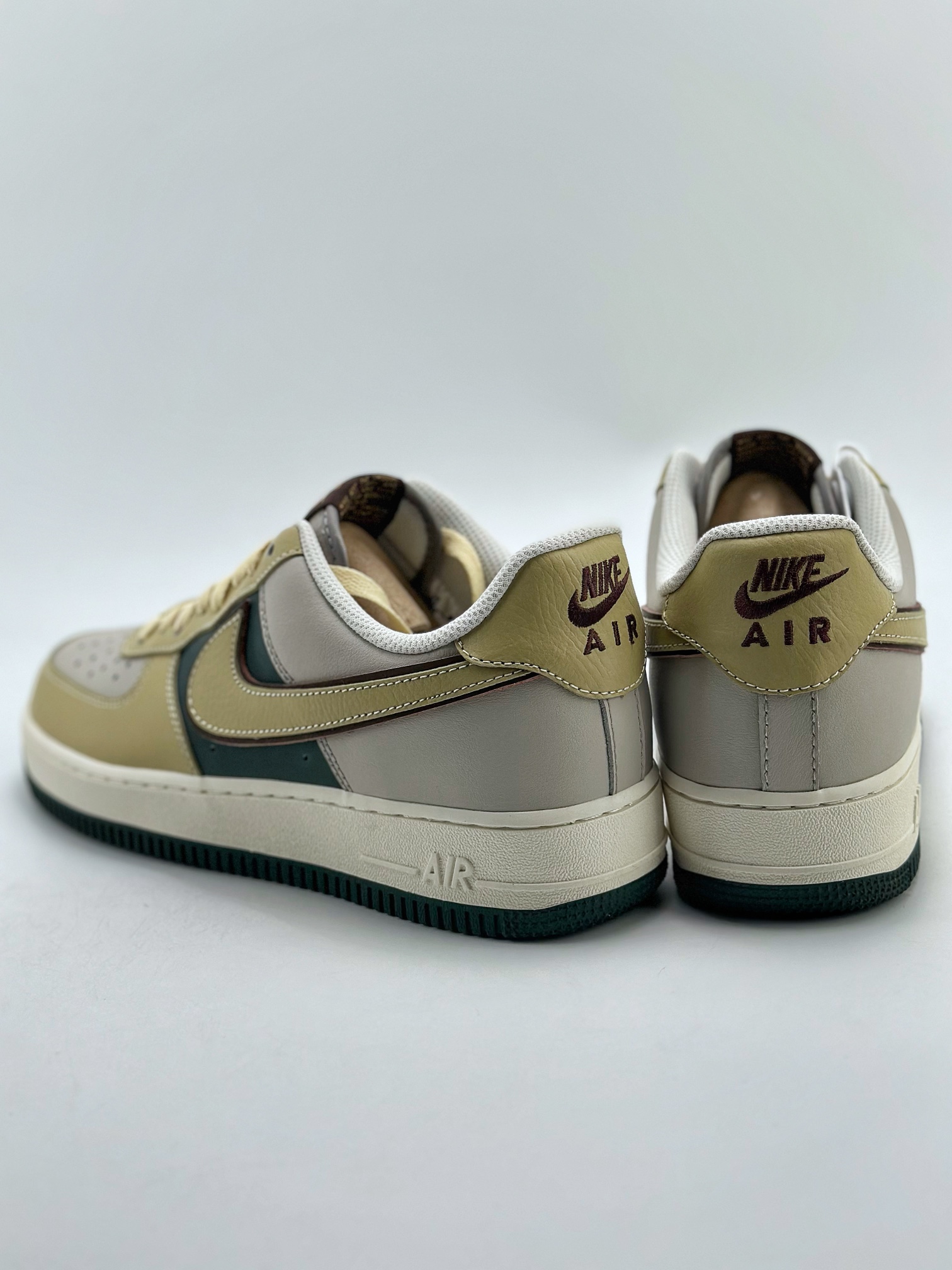 Nike Air Force 1 Low '07 Dark Green Grey 5
