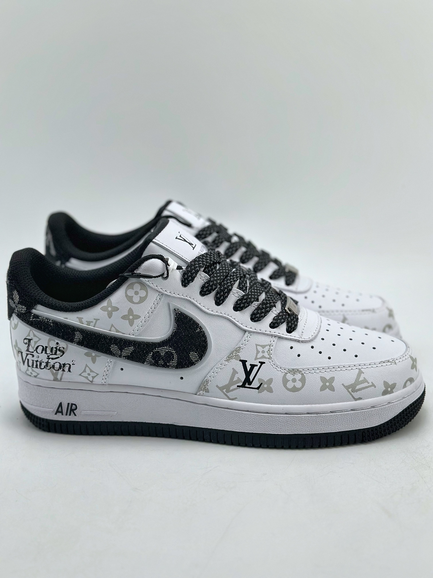 Nike Air Force 1 Low 07 x Louis Vuitton 白黑满天星 4