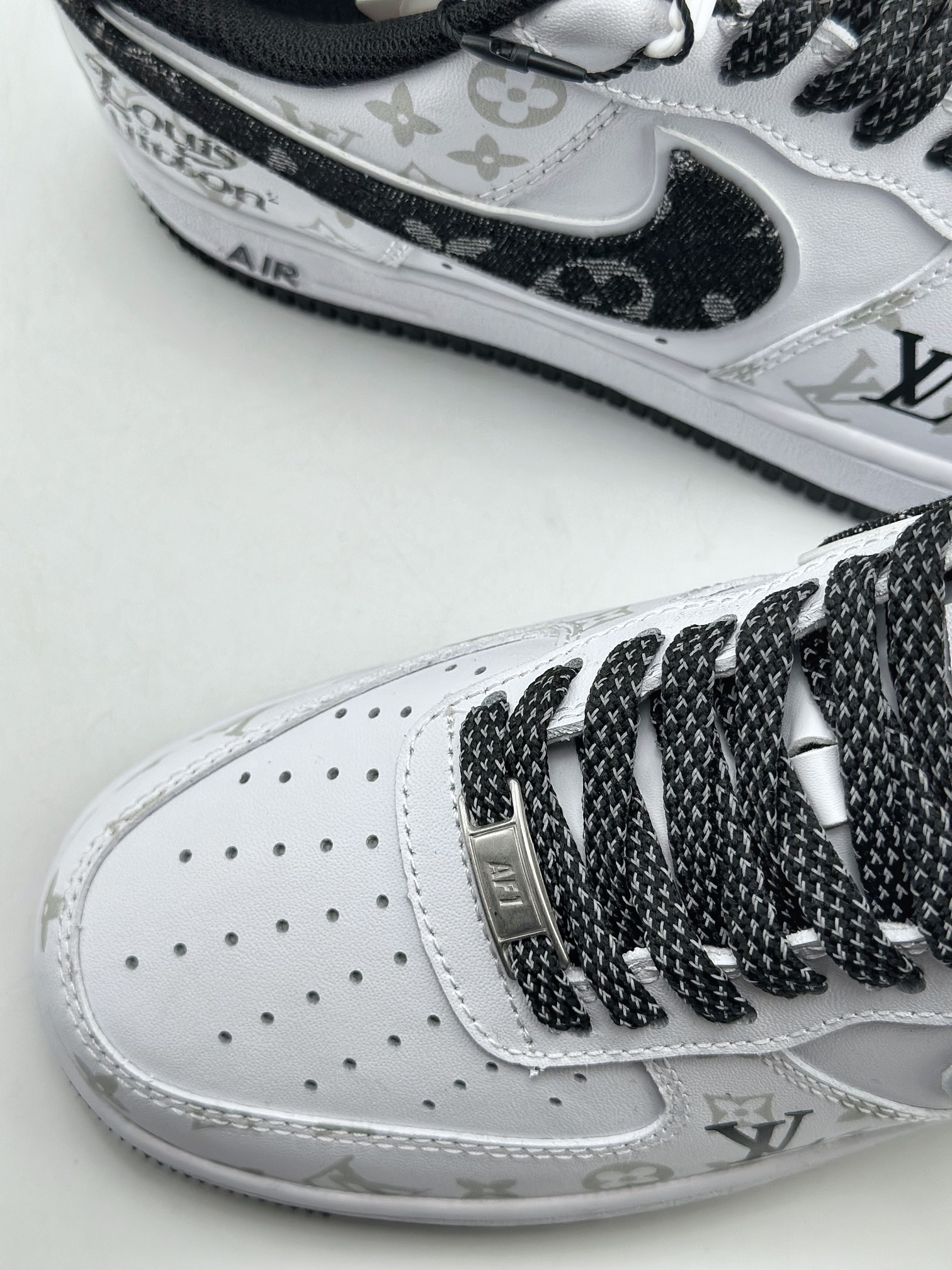 Nike Air Force 1 Low 07 x Louis Vuitton 白黑满天星 8
