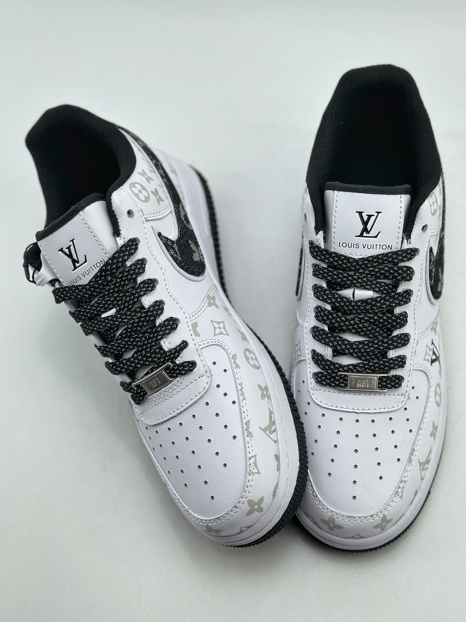 Nike Air Force 1 Low 07 x Louis Vuitton 白黑满天星 2