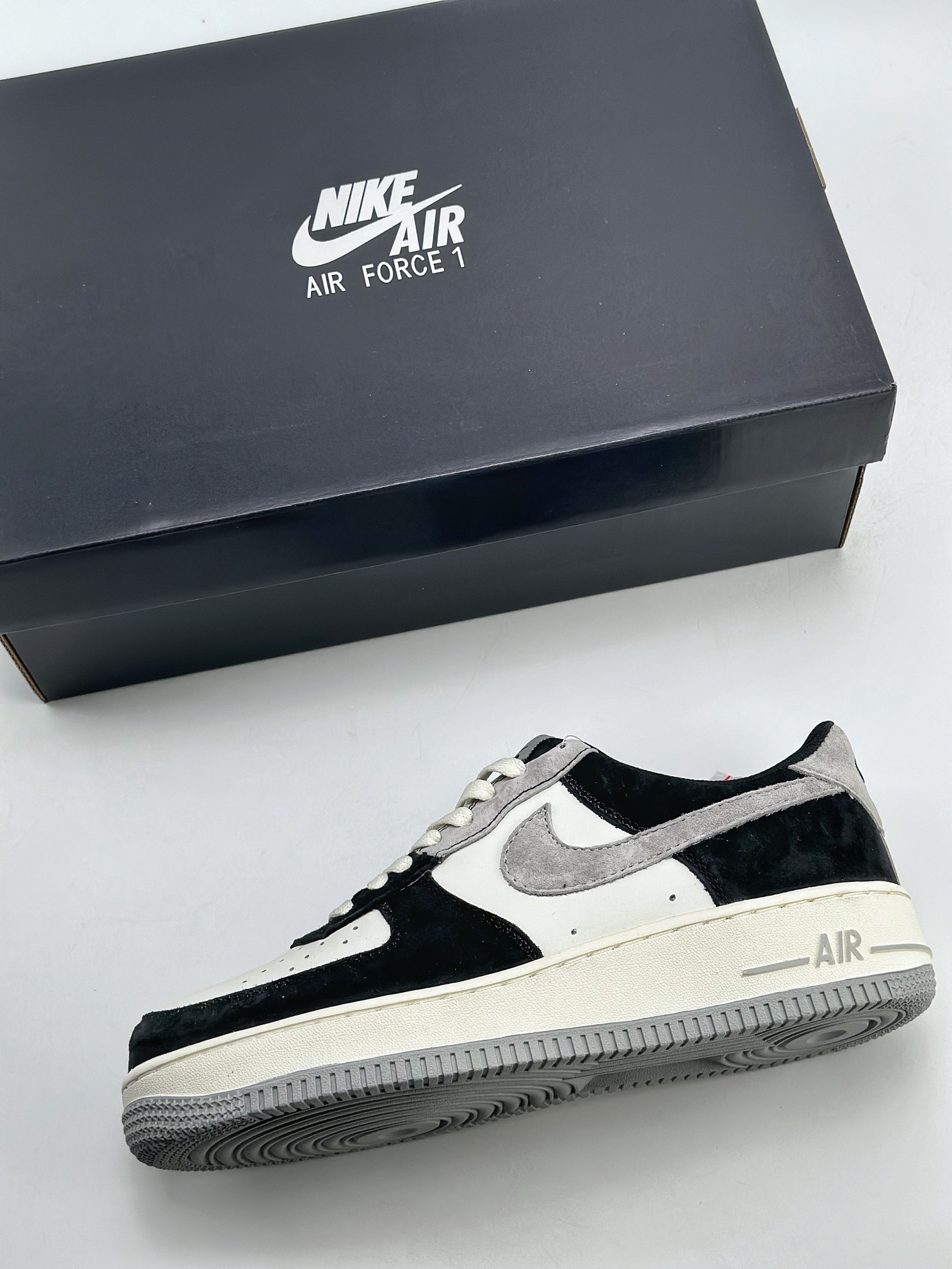 Nike Air Force 1 Low 07 黑白灰 7