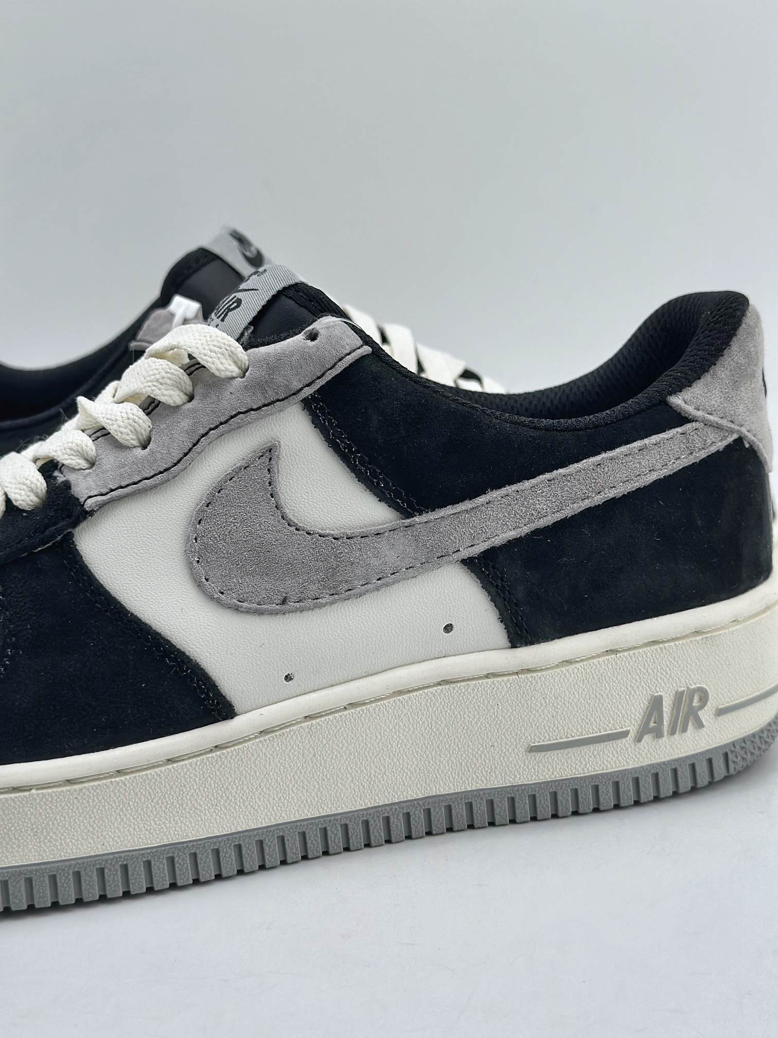 Nike Air Force 1 Low 07 黑白灰 9
