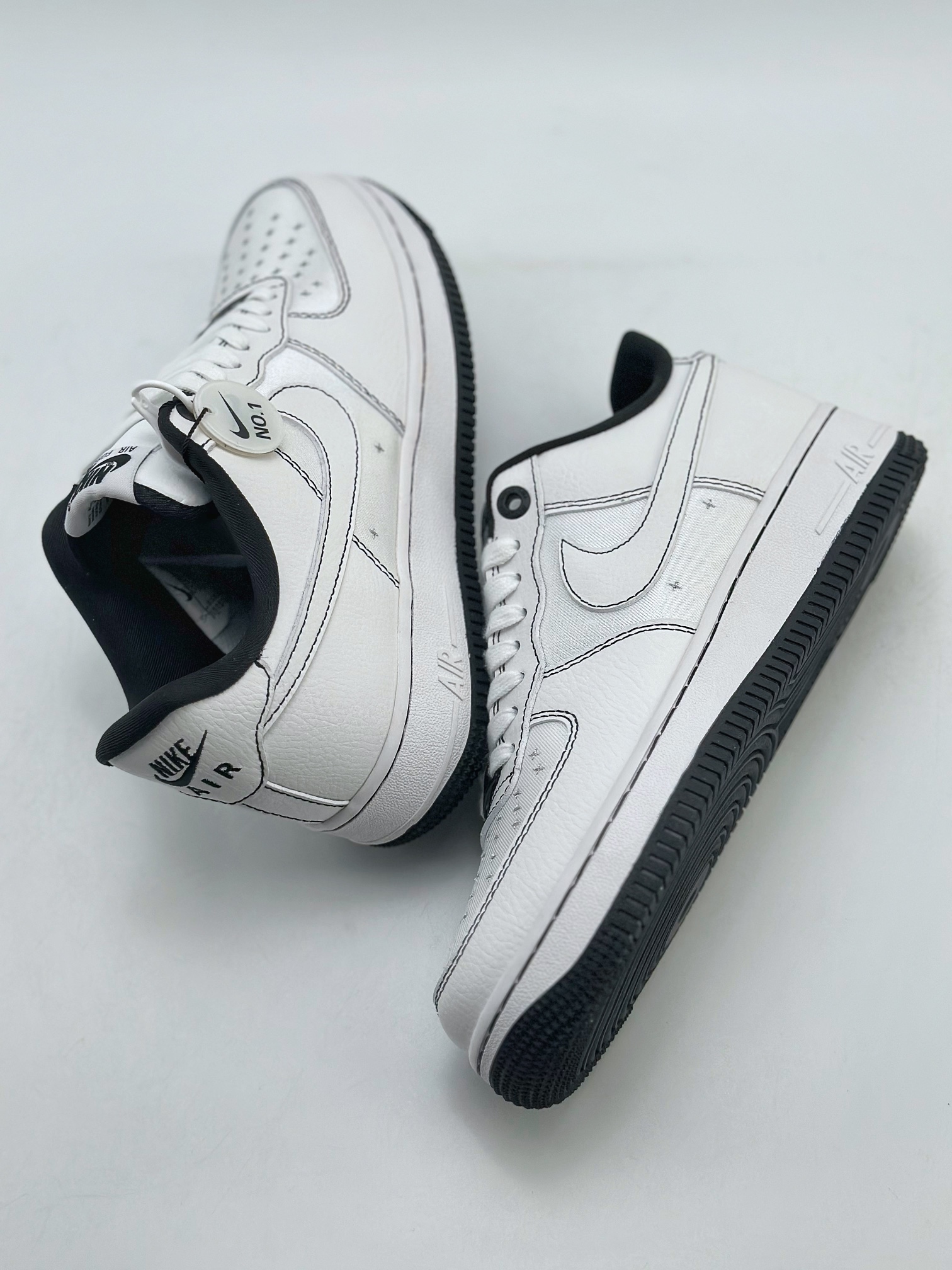 Nike Air Force 1 Low 07 黑白缝线 丝绸 3